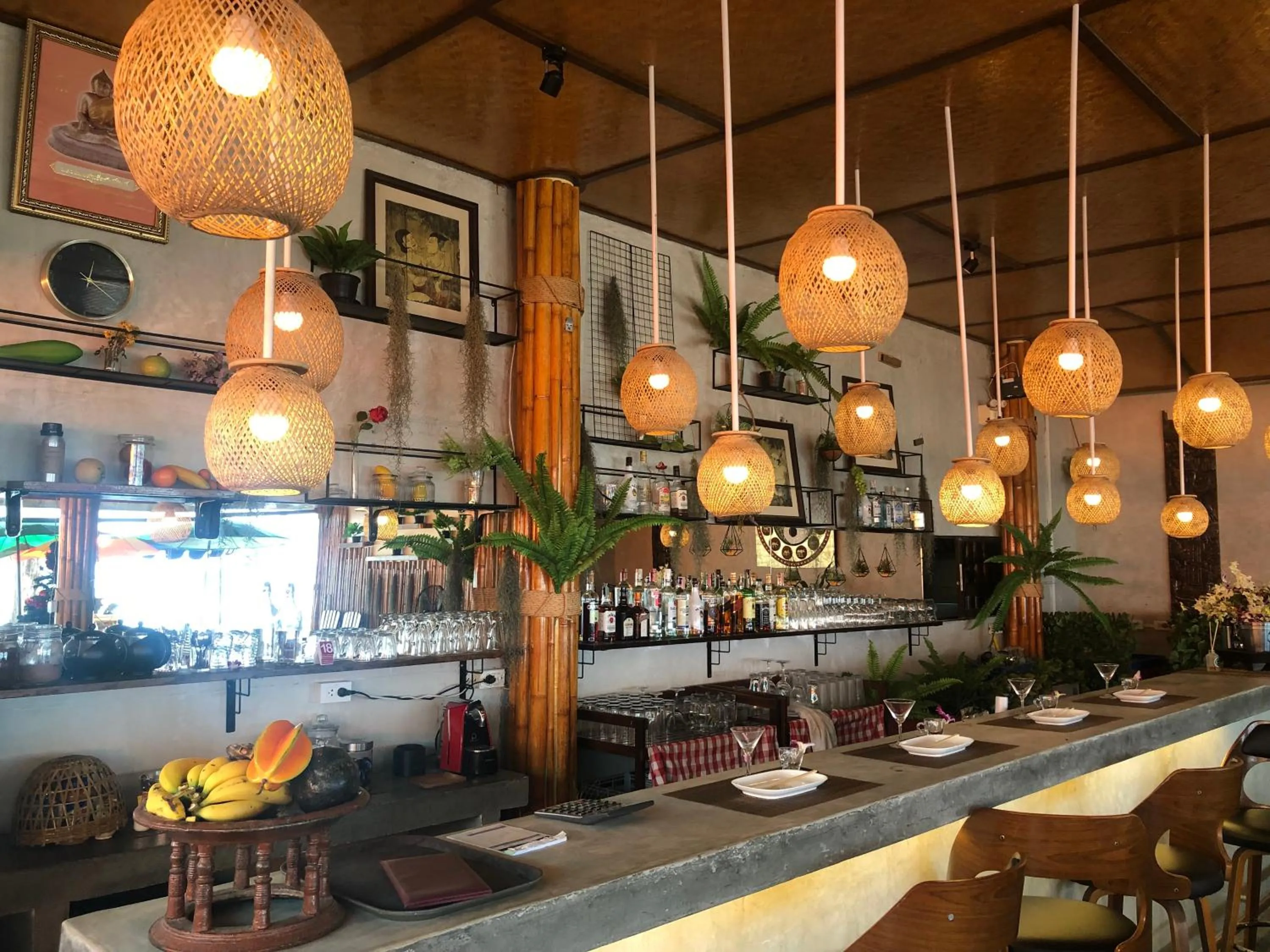 Restaurant/places to eat in Deng's kamala beach Guesthouse