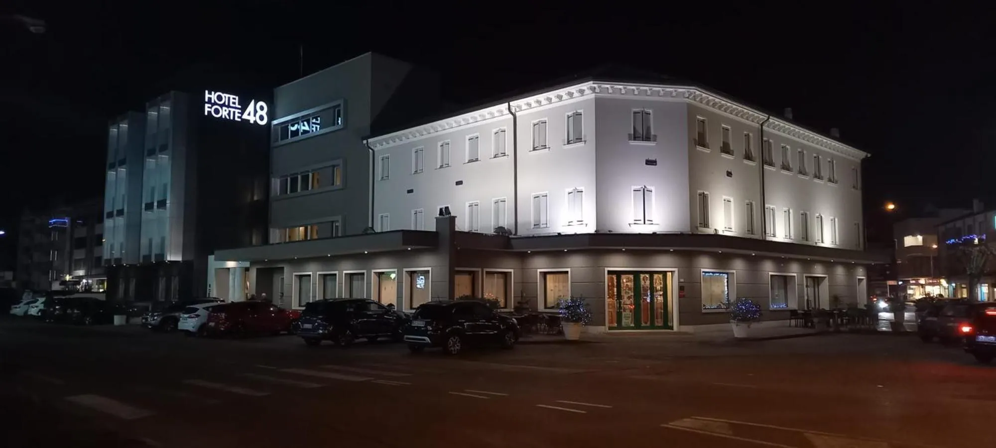 Property building in Hotel Forte del 48