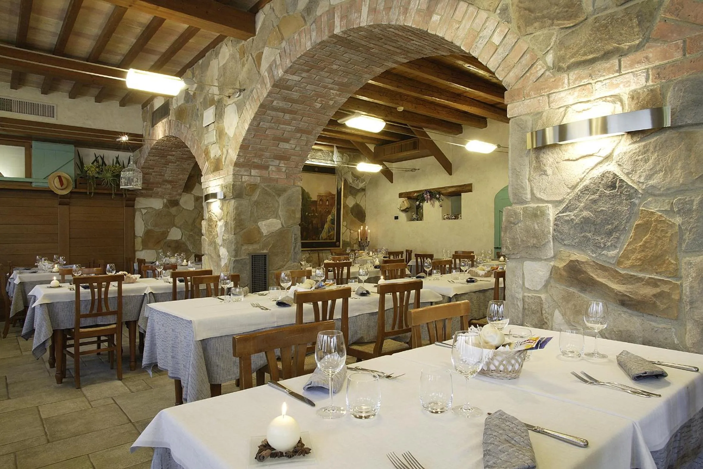 Restaurant/places to eat in Hotel Forte del 48