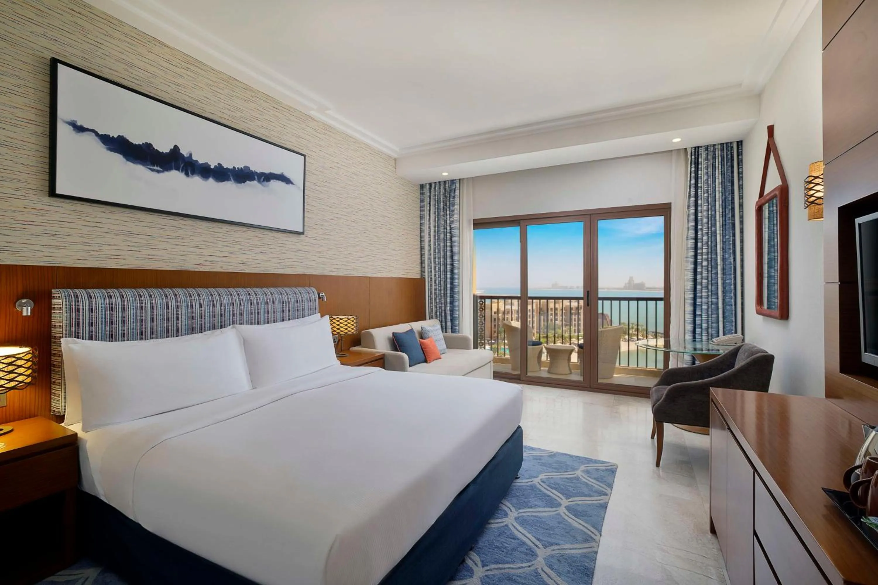 Bed in DoubleTree by Hilton Resort & Spa Marjan Island