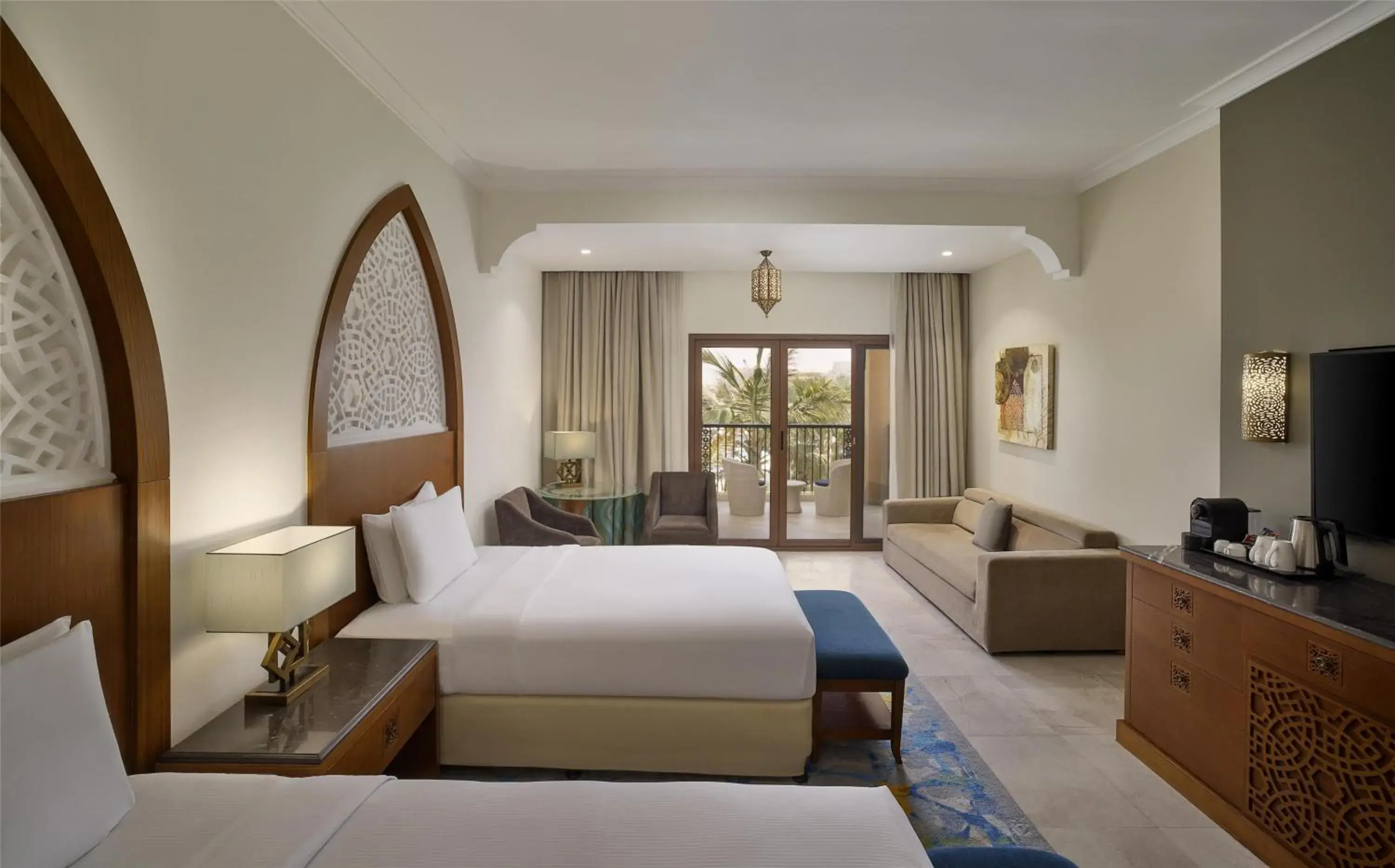 Deluxe Twin Room with Garden View in DoubleTree by Hilton Resort & Spa Marjan Island Deluxe Twin Room with Garden View in DoubleTree by Hilton Resort & Spa Marjan Island