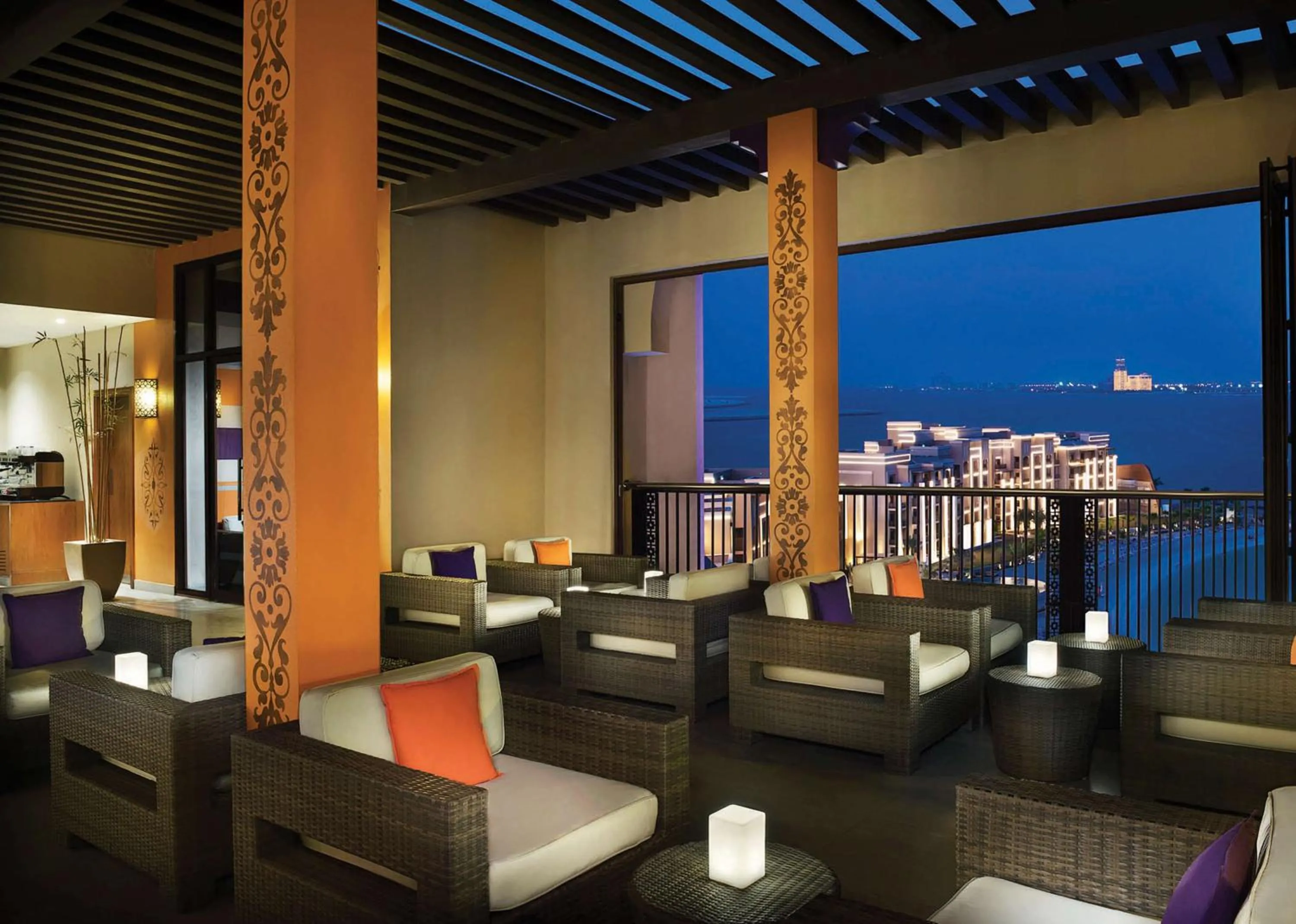 Lounge or bar in DoubleTree by Hilton Resort & Spa Marjan Island