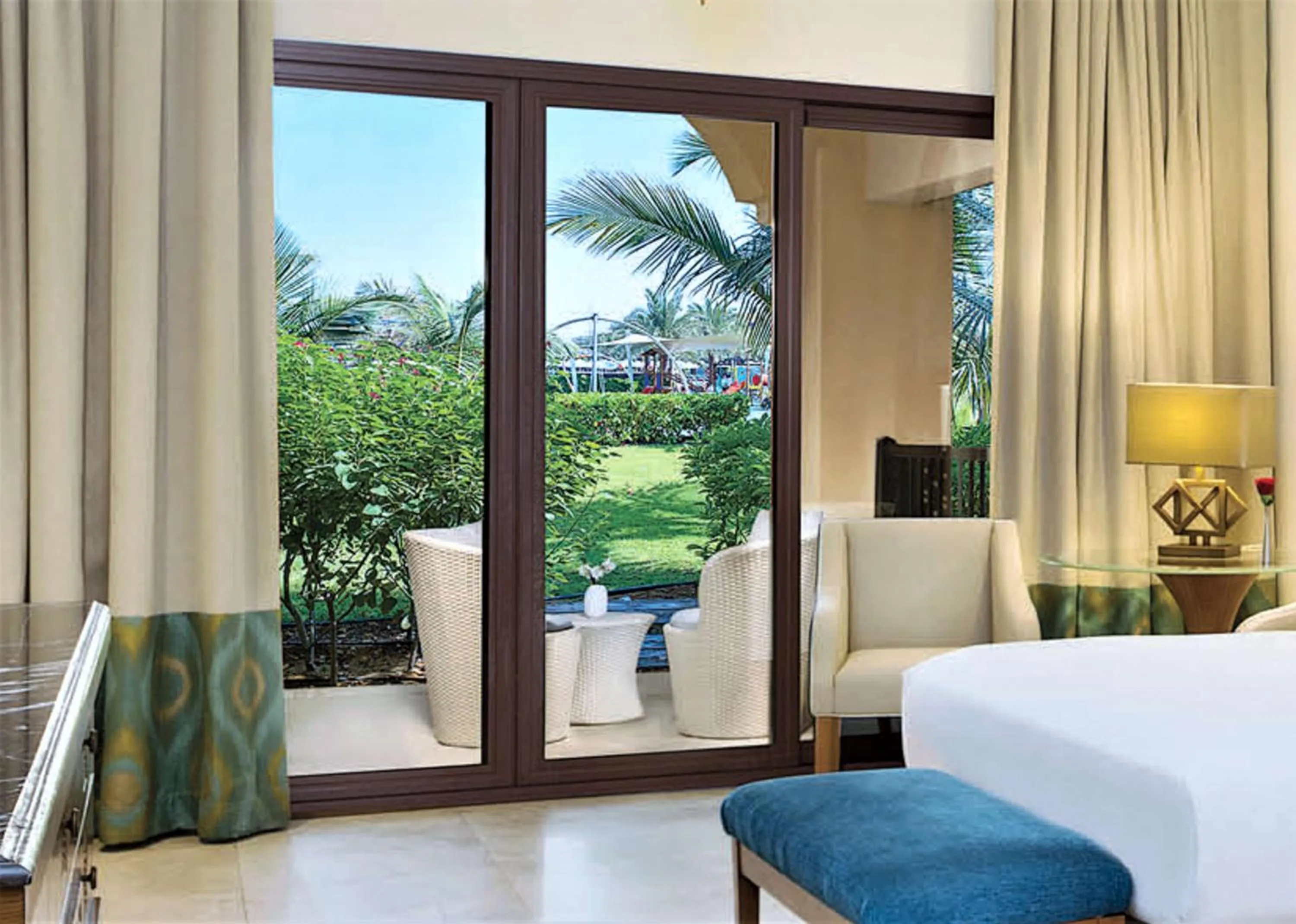 Bed in DoubleTree by Hilton Resort & Spa Marjan Island