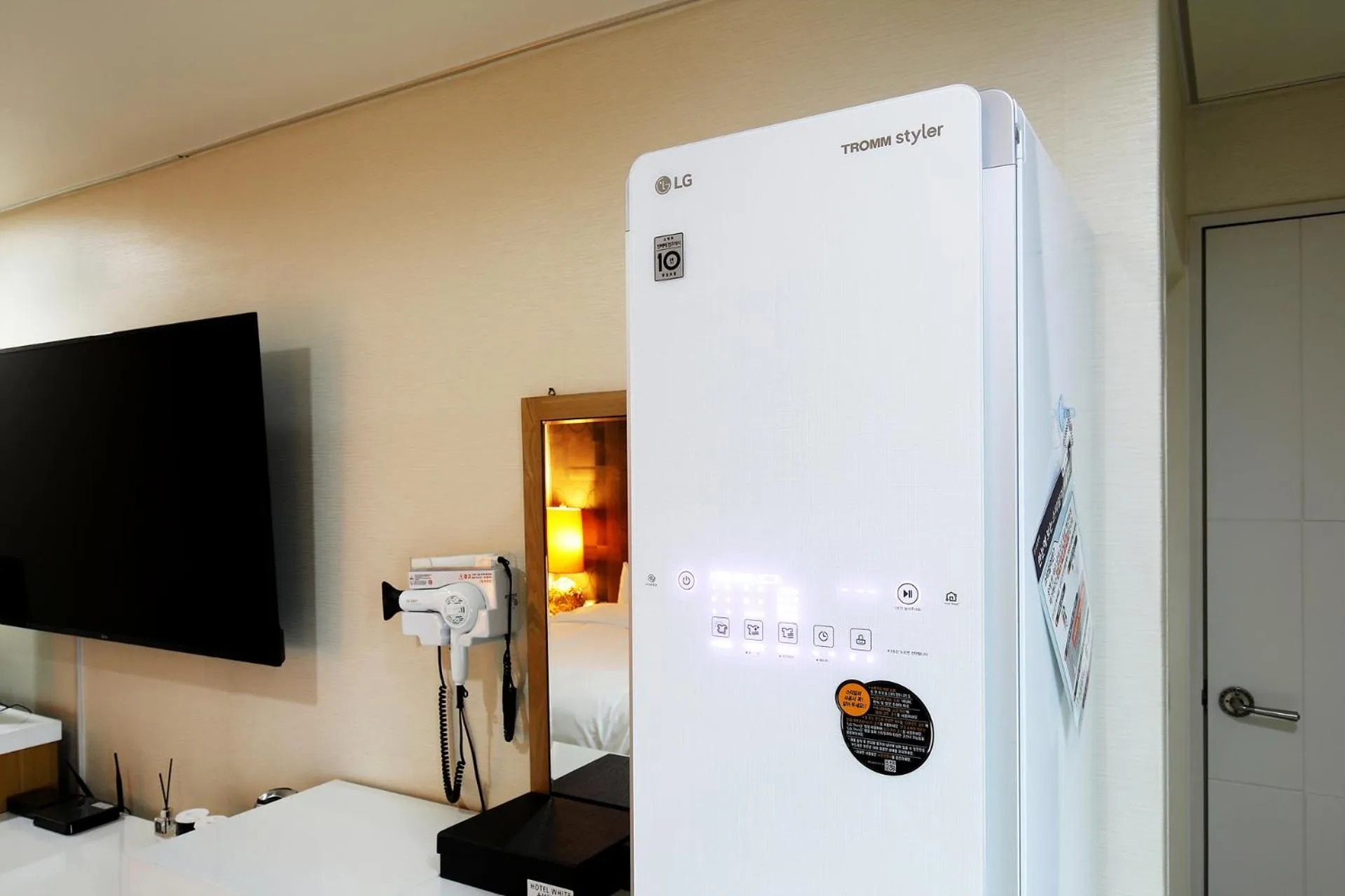 TV and multimedia in White Tourist Hotel