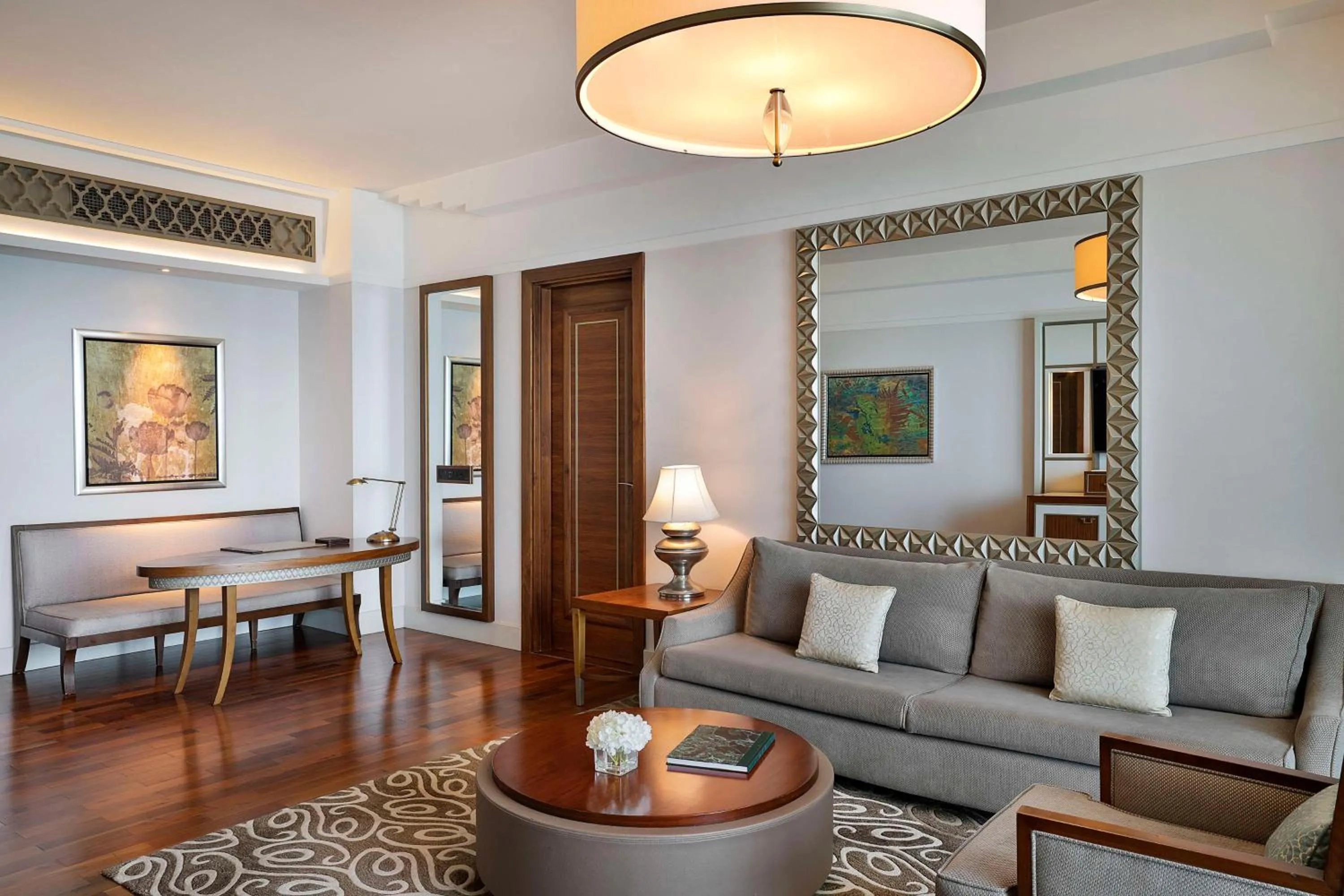 Living room in Waldorf Astoria Dubai Palm Jumeirah