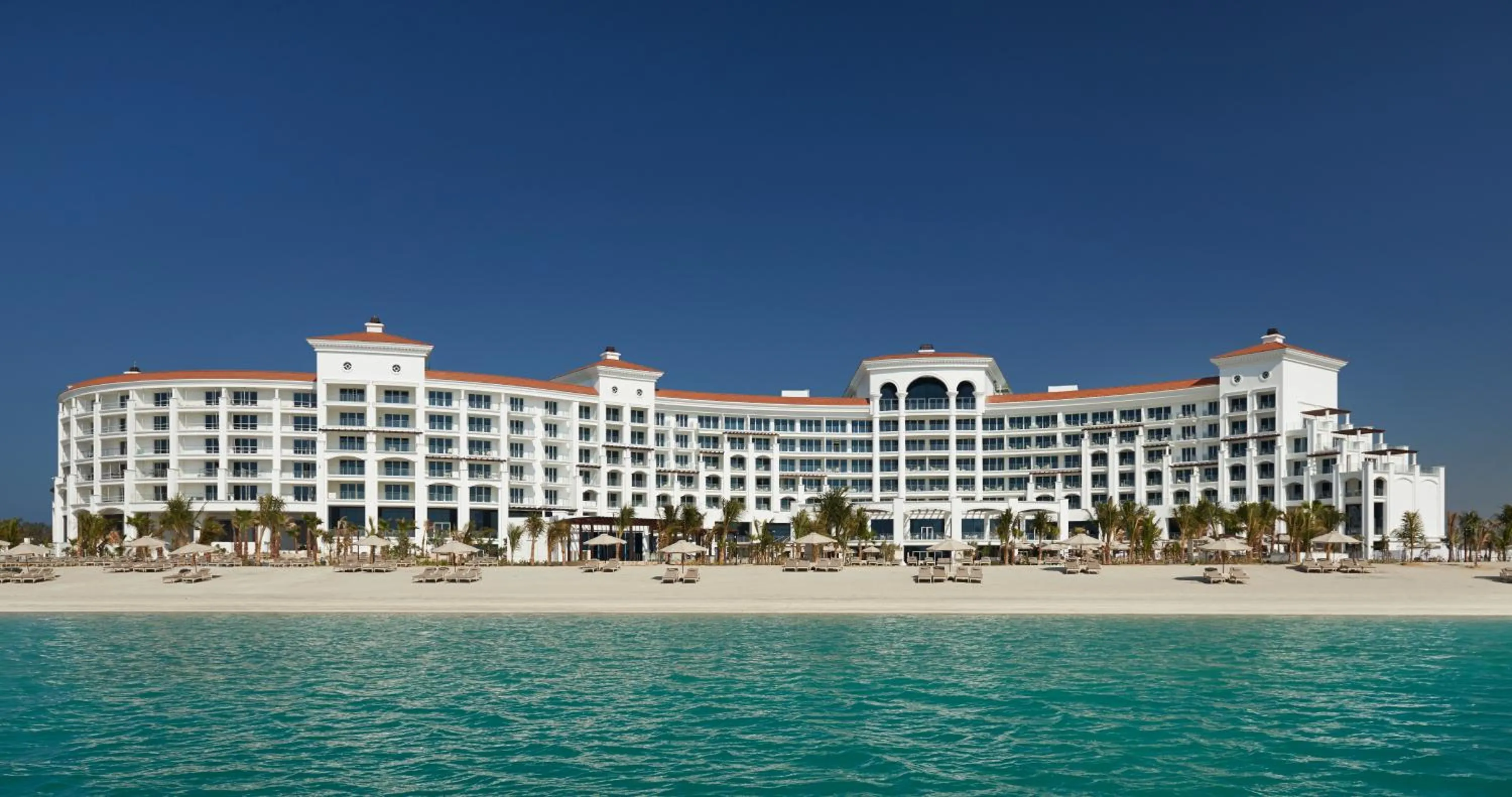 Property building in Waldorf Astoria Dubai Palm Jumeirah