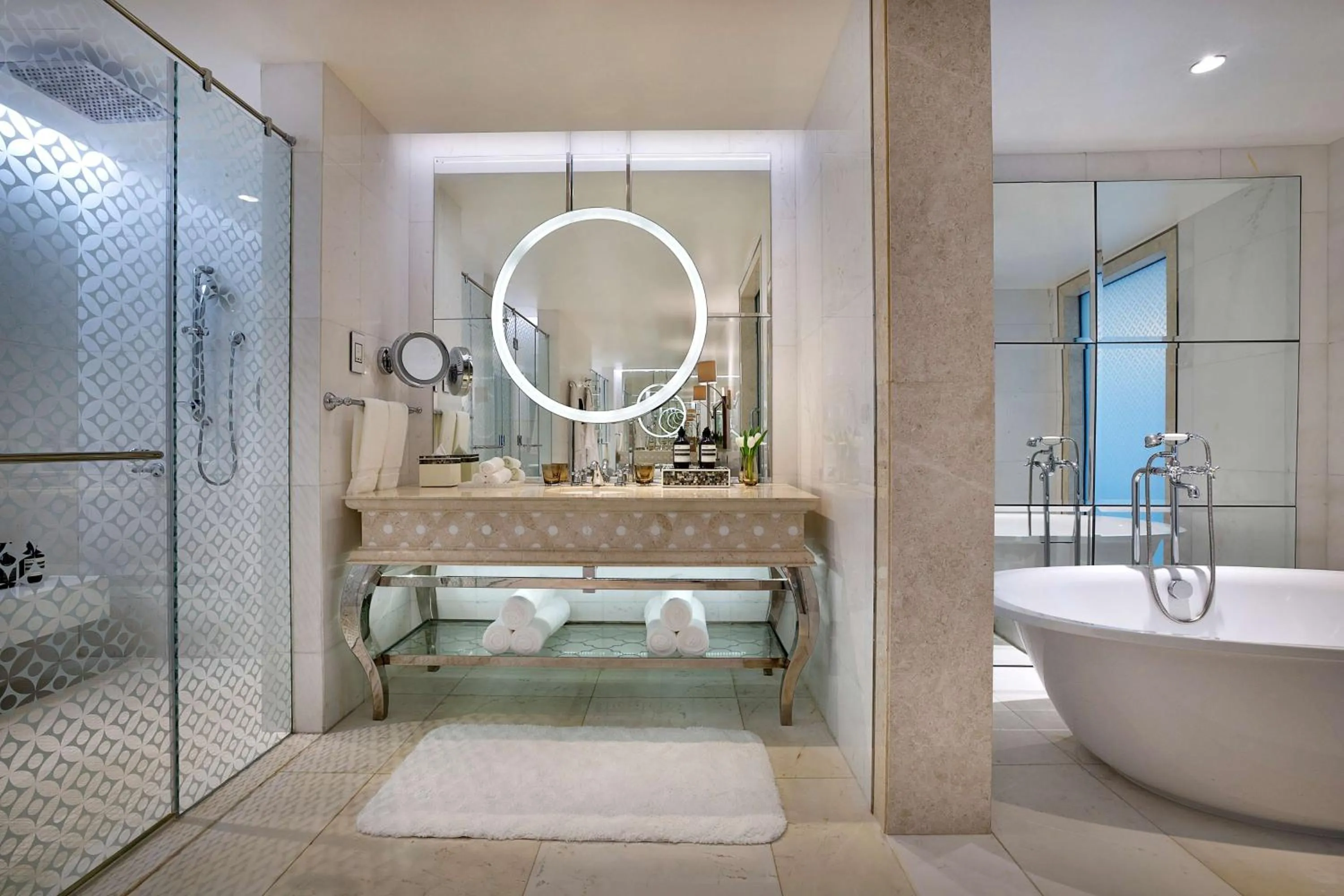 Bathroom in Waldorf Astoria Dubai Palm Jumeirah