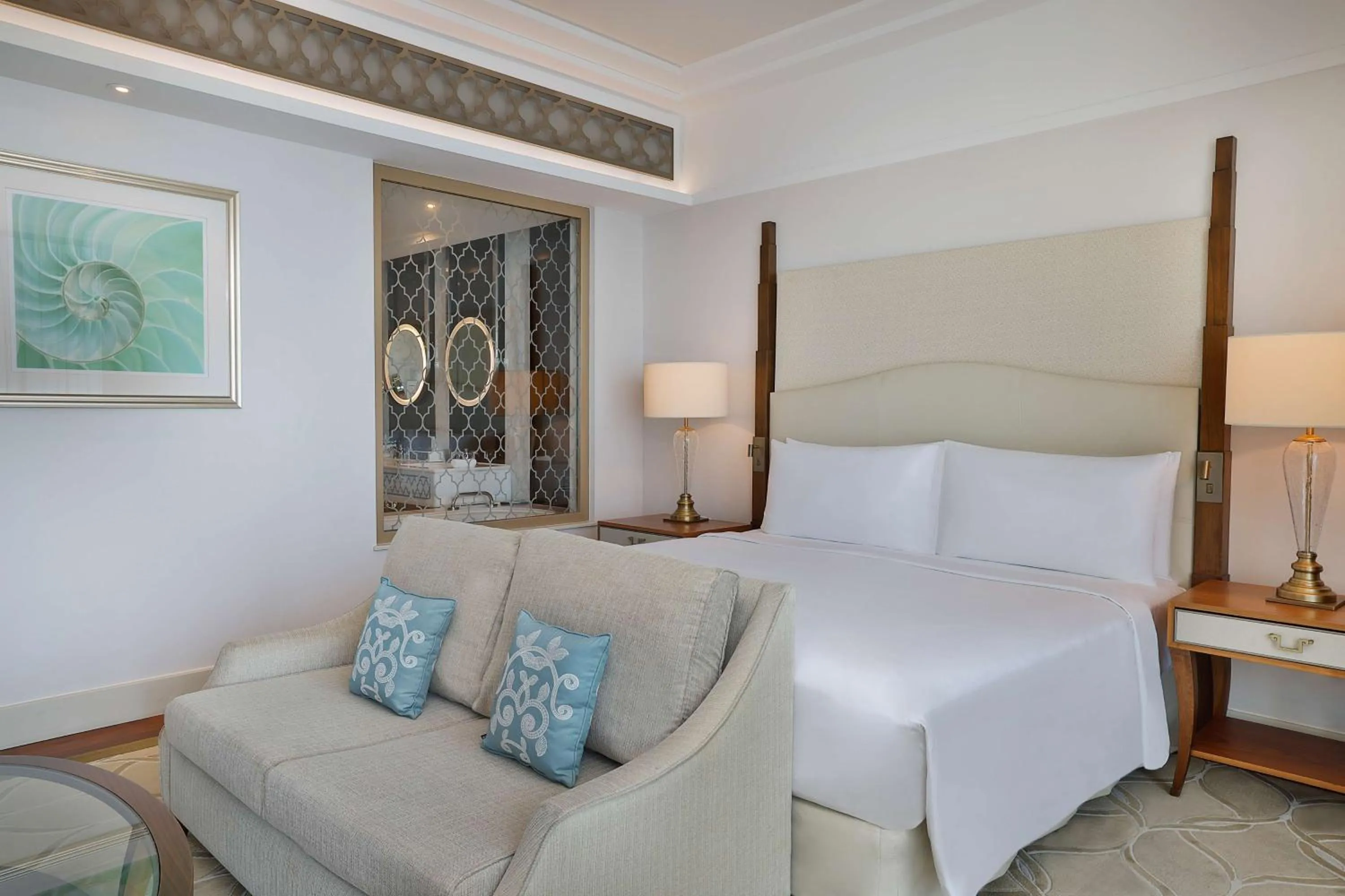Superior King Room in Waldorf Astoria Dubai Palm Jumeirah