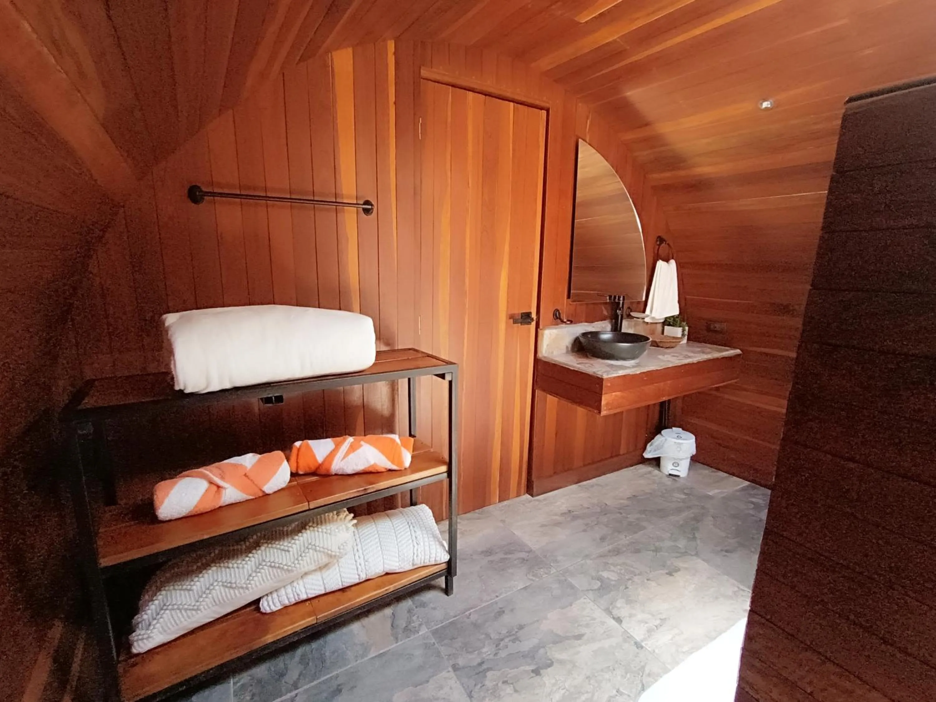Bathroom, Bed in Glamping The Mountain