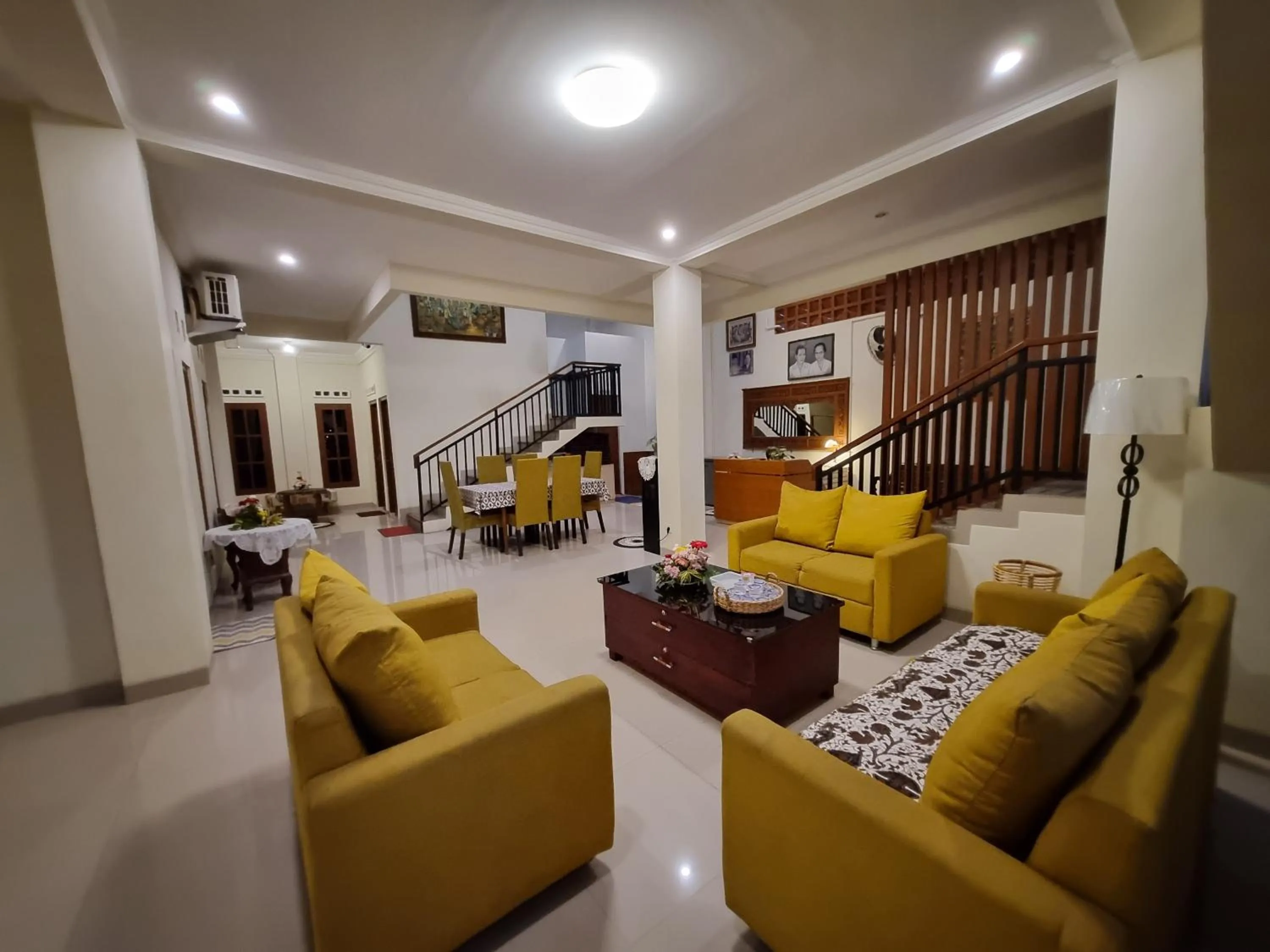 Lobby or reception in Omah Nayan Guesthouse