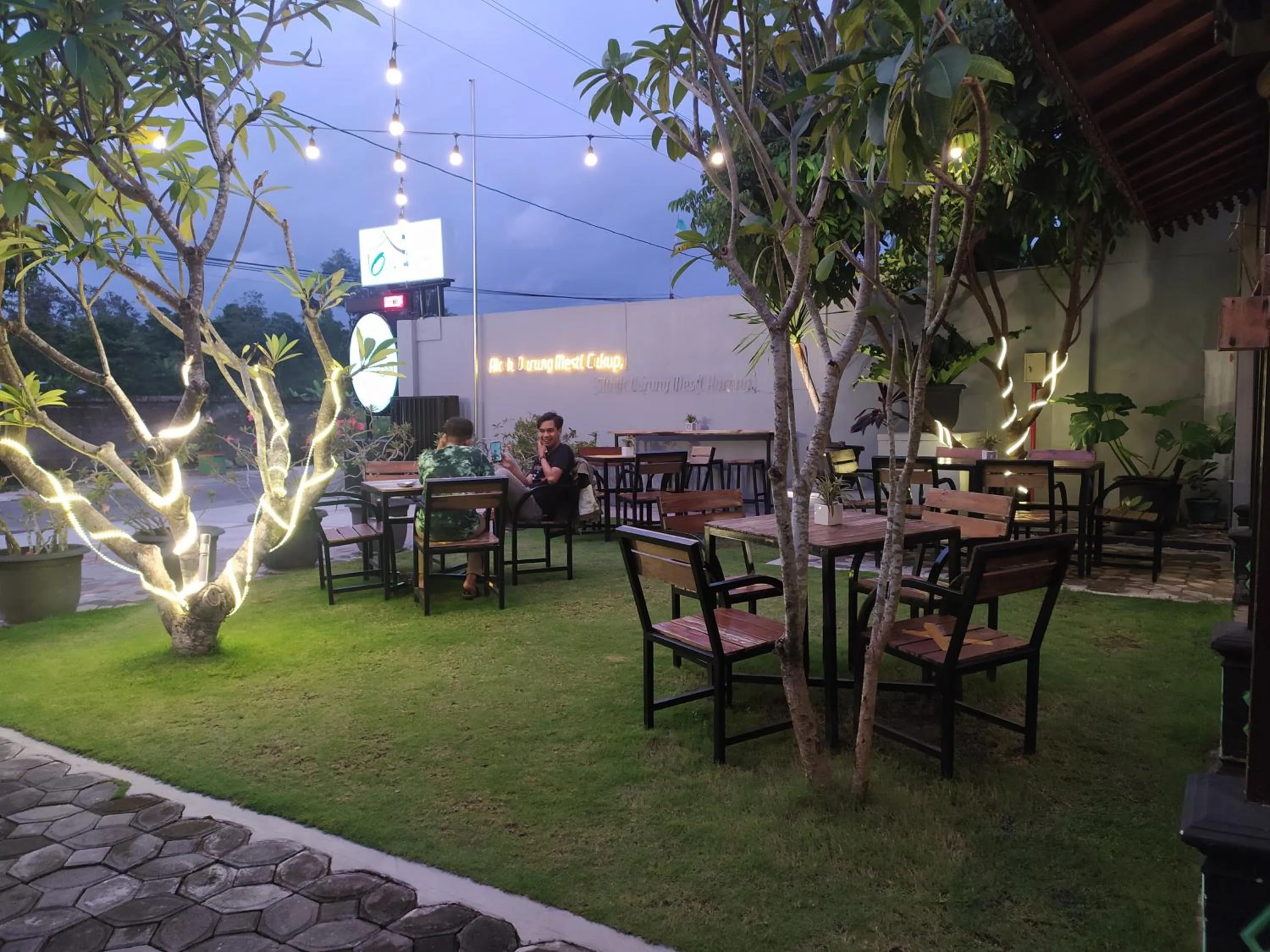 Restaurant/places to eat in Omah Nayan Guesthouse