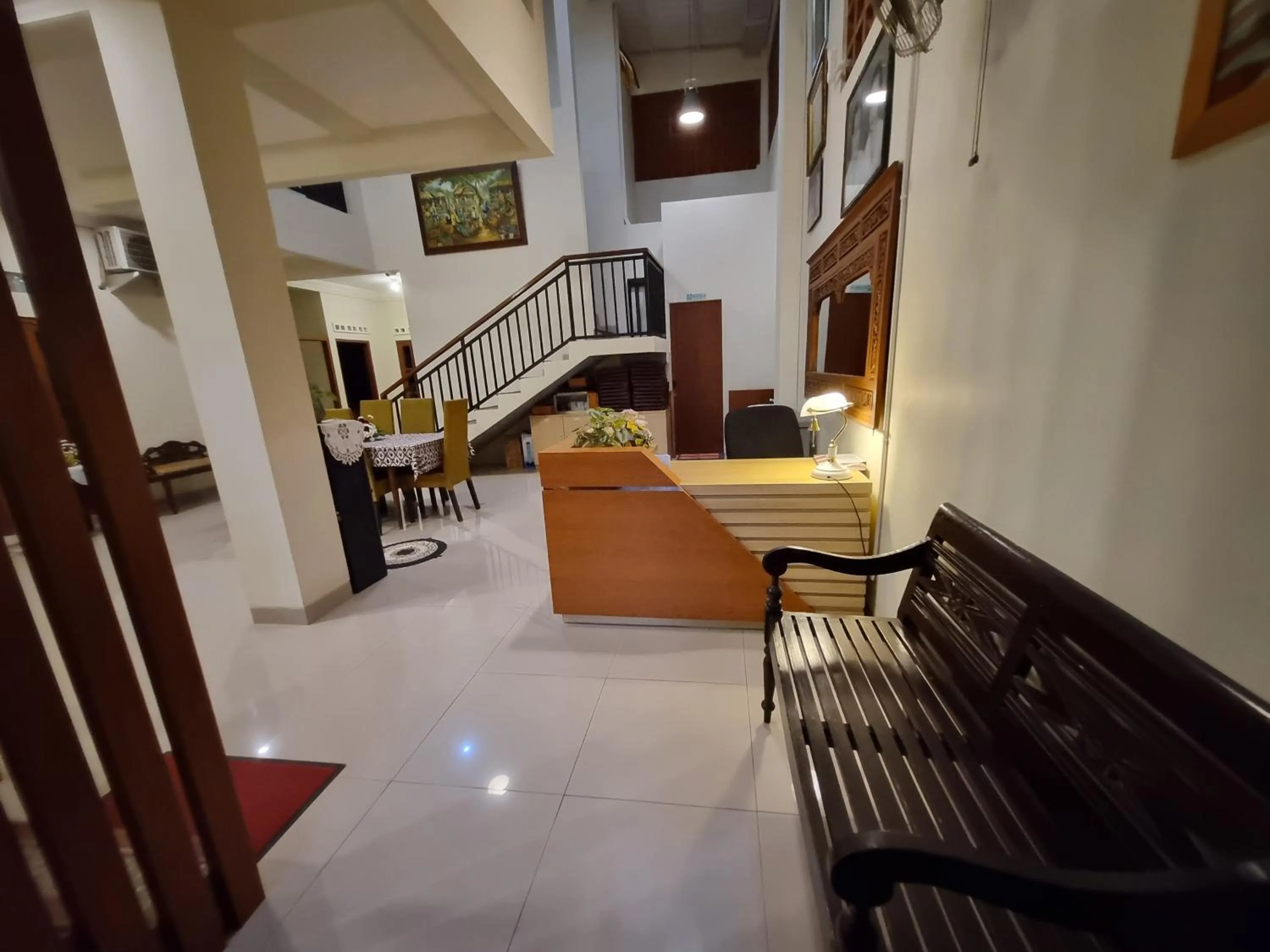 Lobby or reception in Omah Nayan Guesthouse