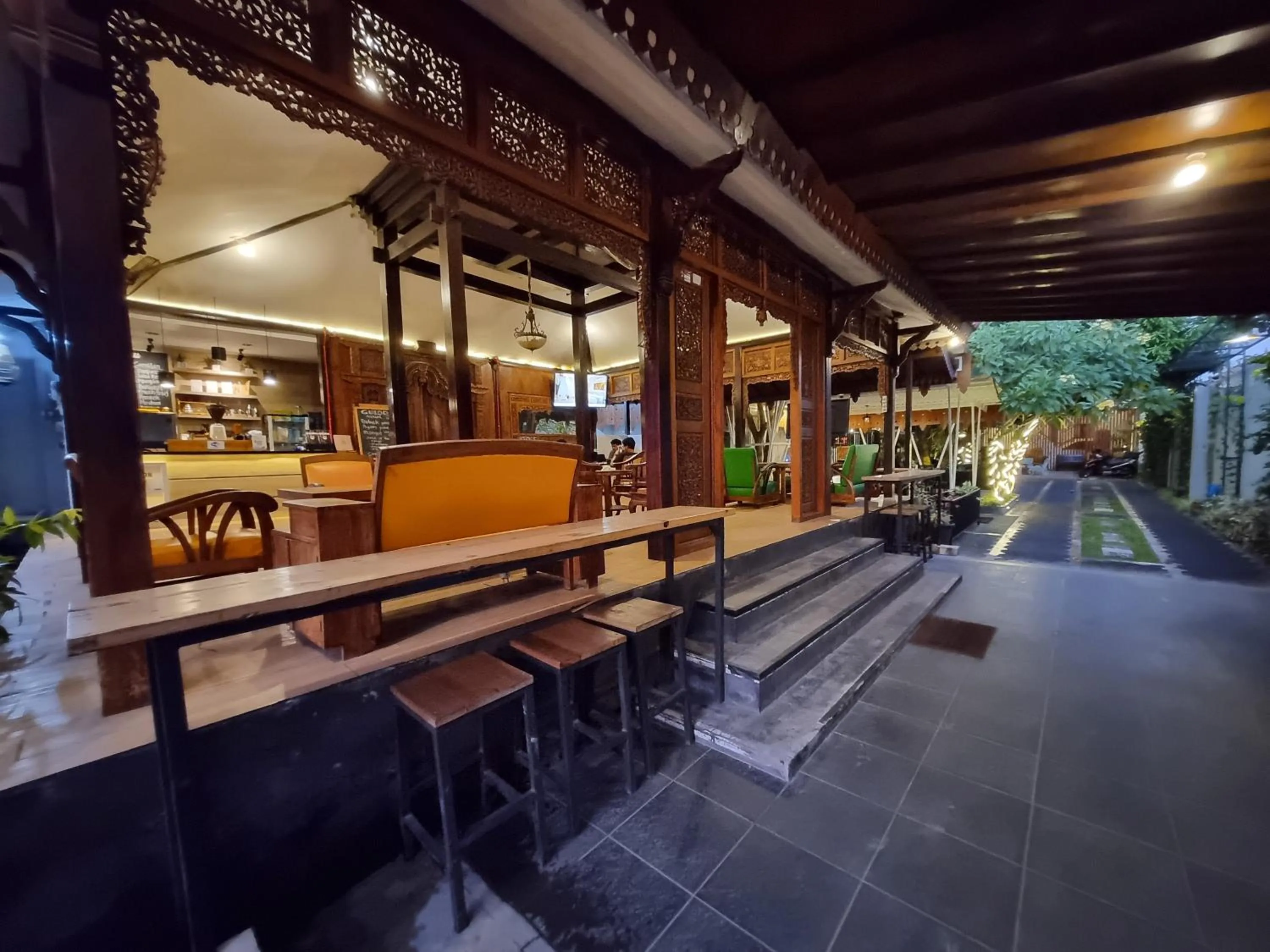 Restaurant/places to eat in Omah Nayan Guesthouse