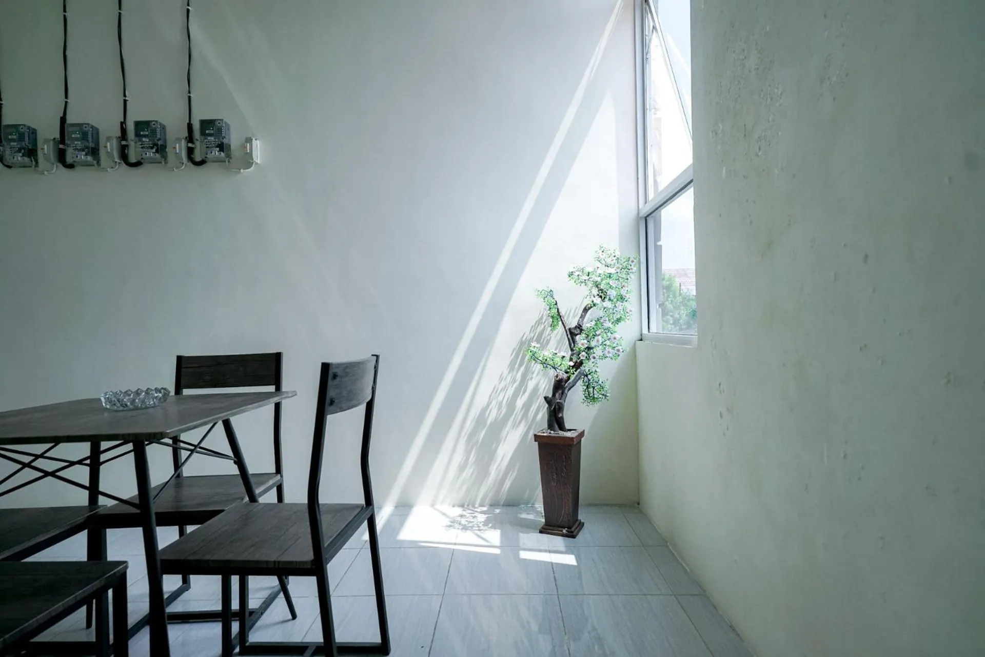 Dining area in Urbanview Hotel Gatot Subroto Lampung by RedDoorz