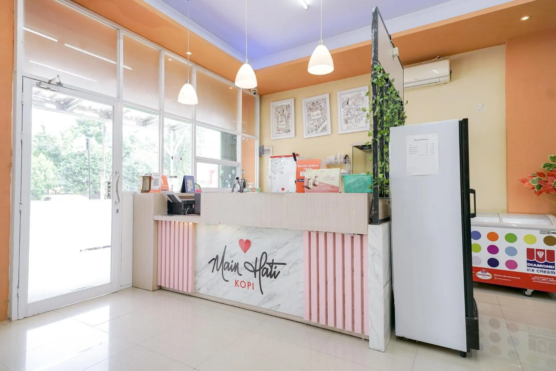 Lobby or reception in Urbanview Hotel Gatot Subroto Lampung by RedDoorz