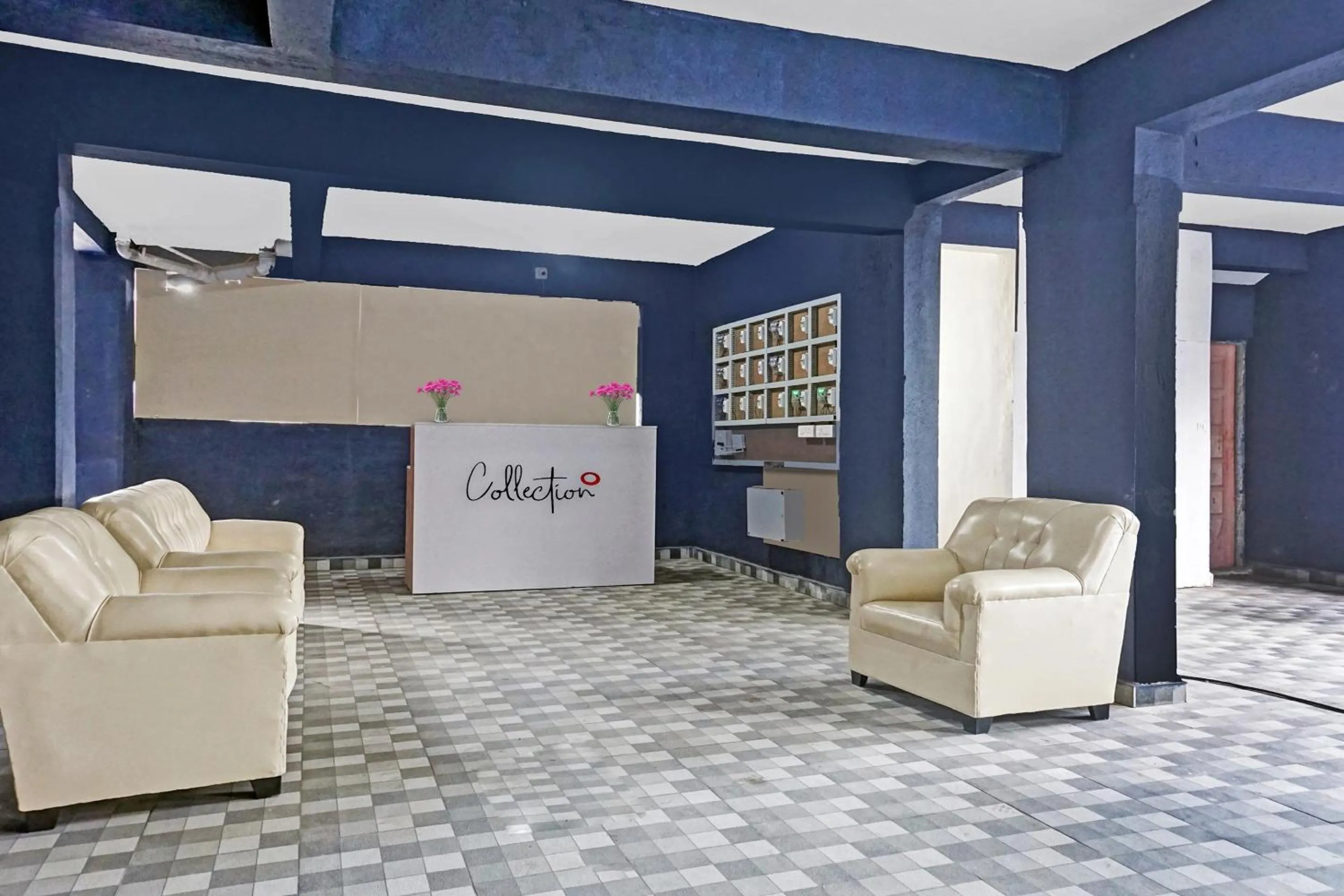 Lobby or reception in SPOT ON Hotel Deluxe