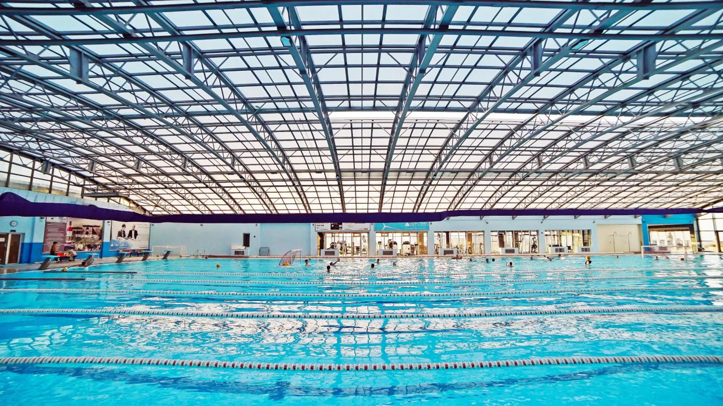 Swimming pool in Mardi Plaza Hotel