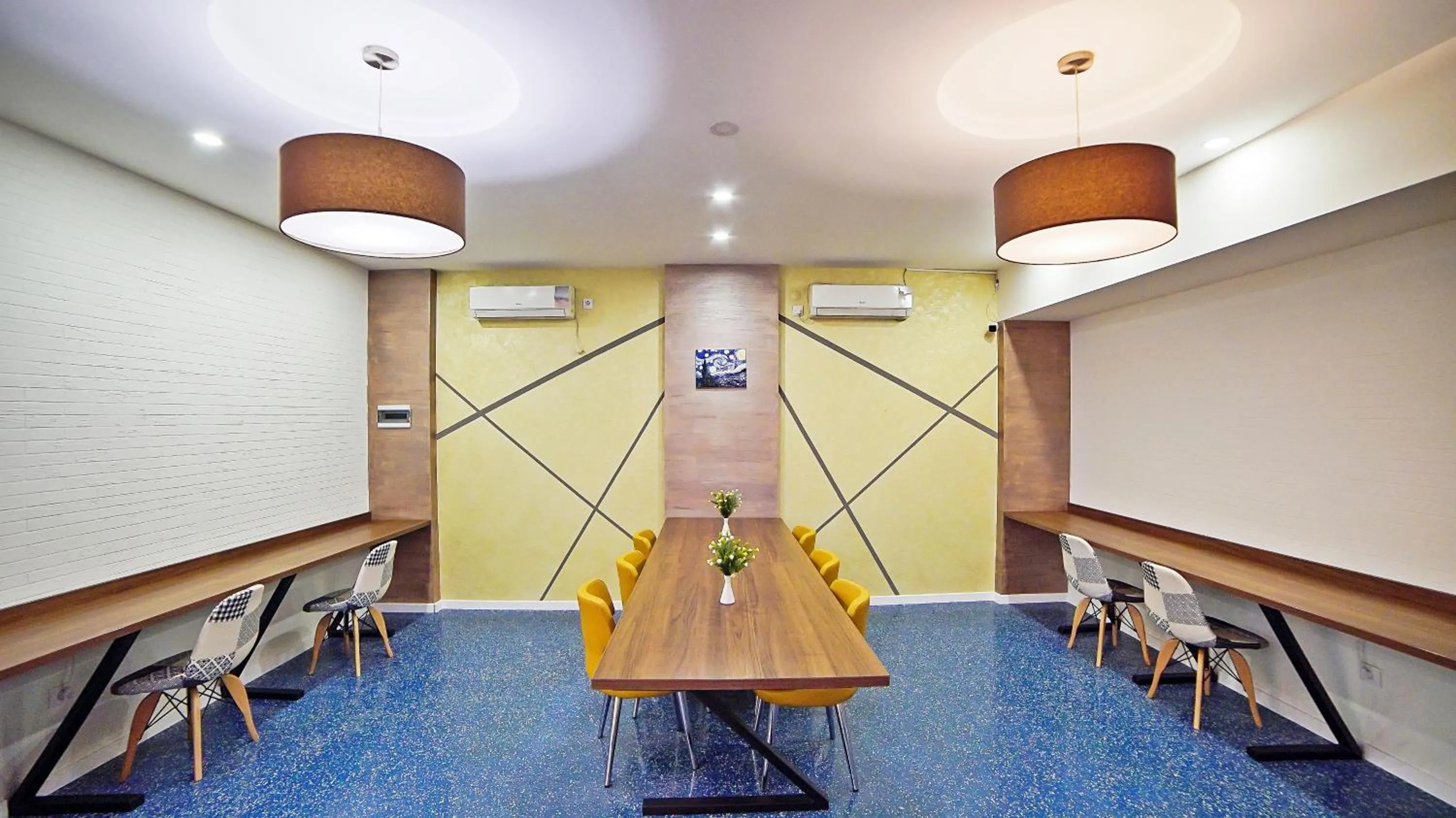 Business facilities in Mardi Plaza Hotel