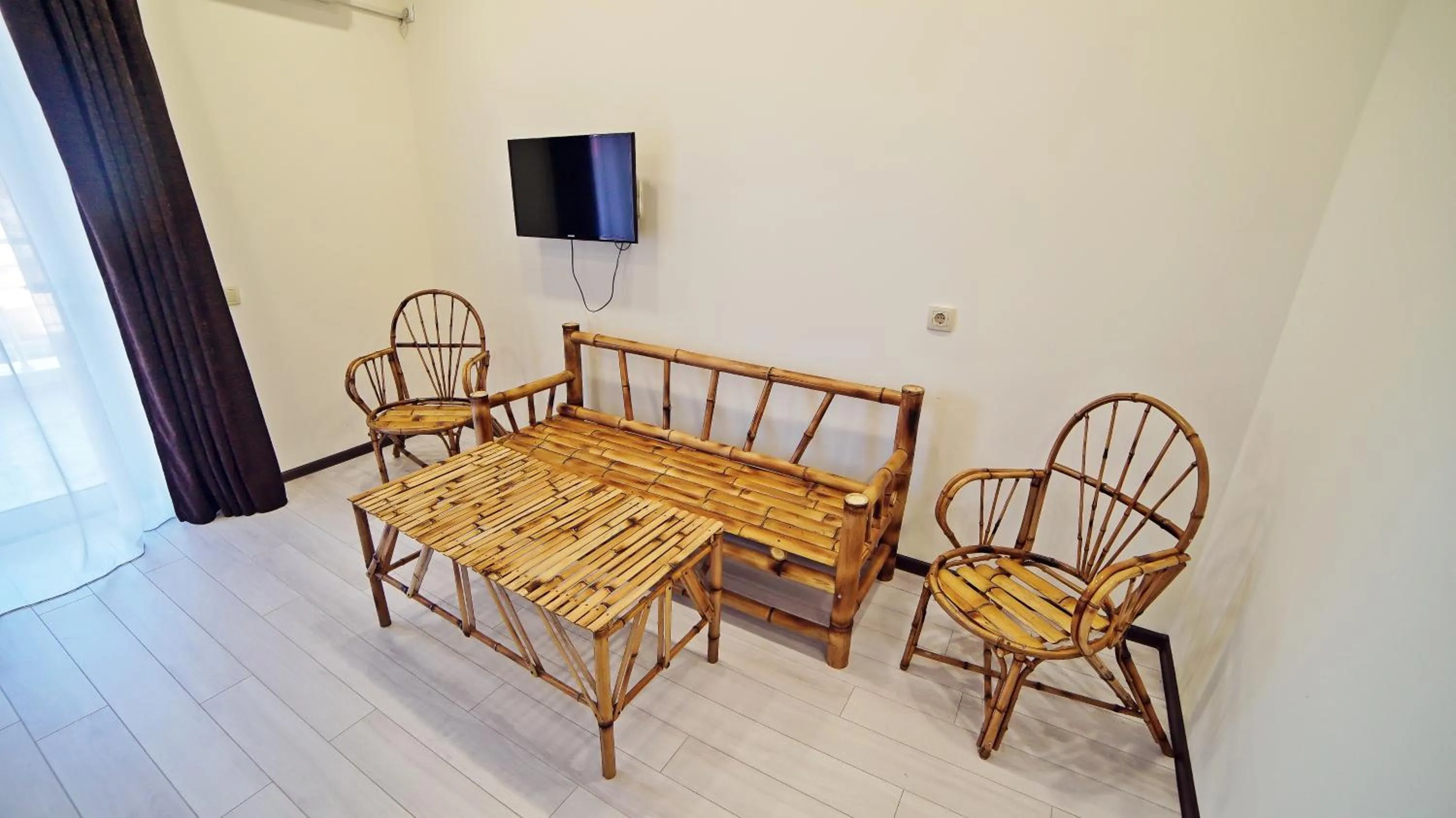 TV and multimedia in Mardi Plaza Hotel