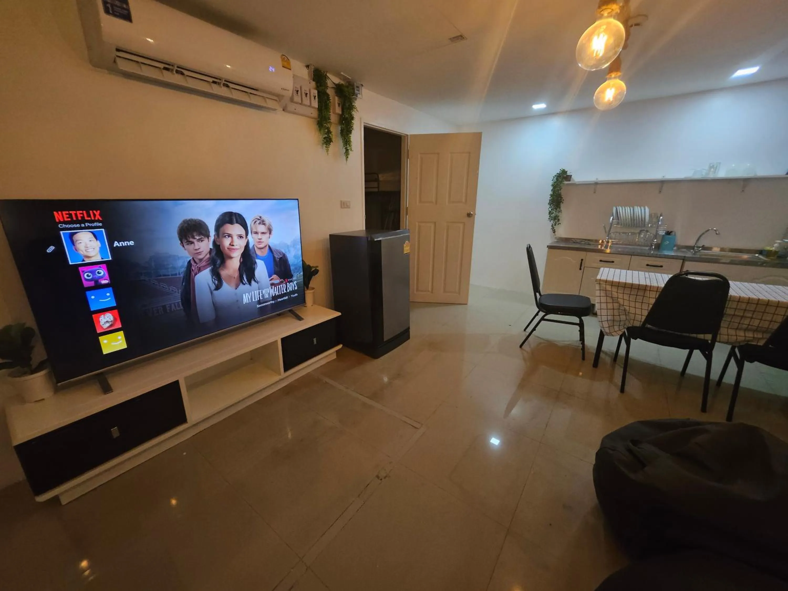 TV and multimedia in Jomtien Beach Hostel