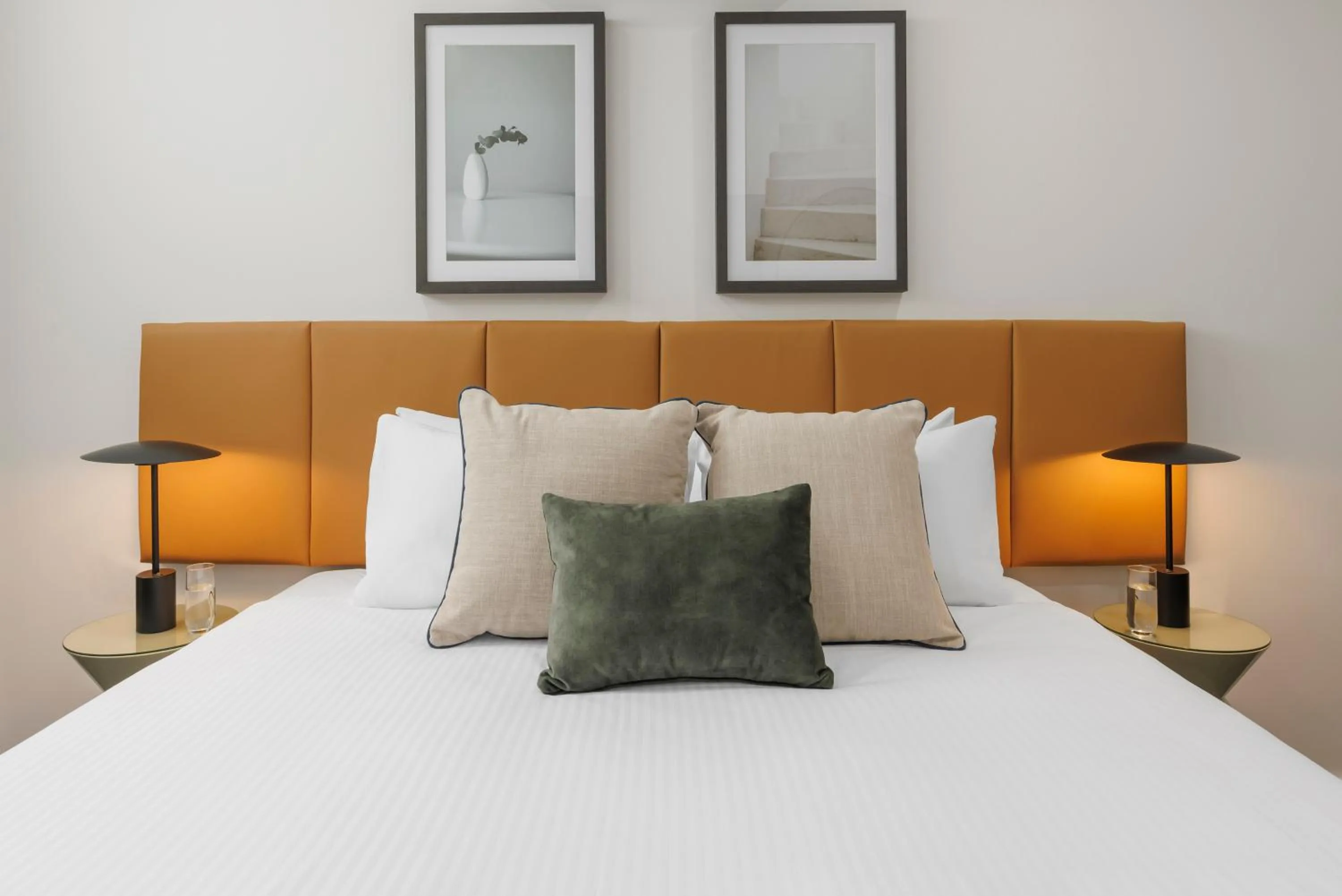 Bed in Punthill Essendon North