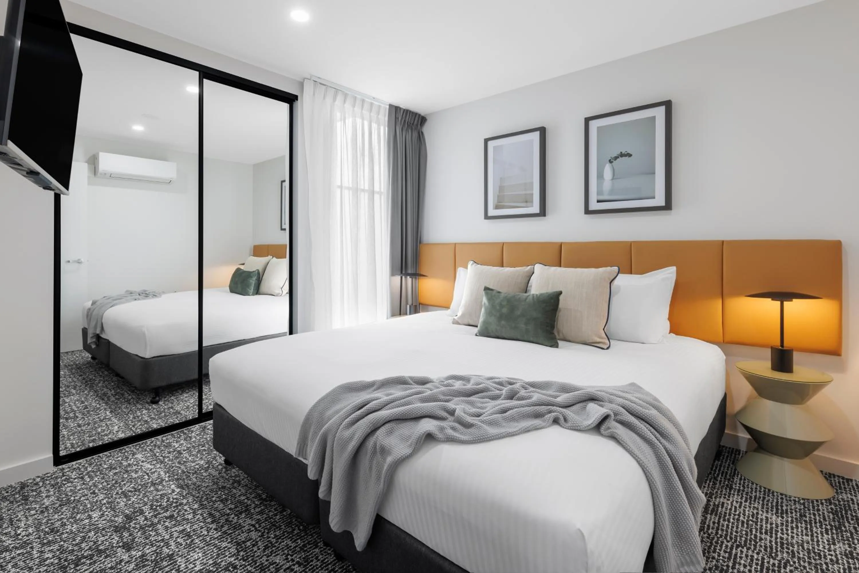 Bed in Punthill Essendon North