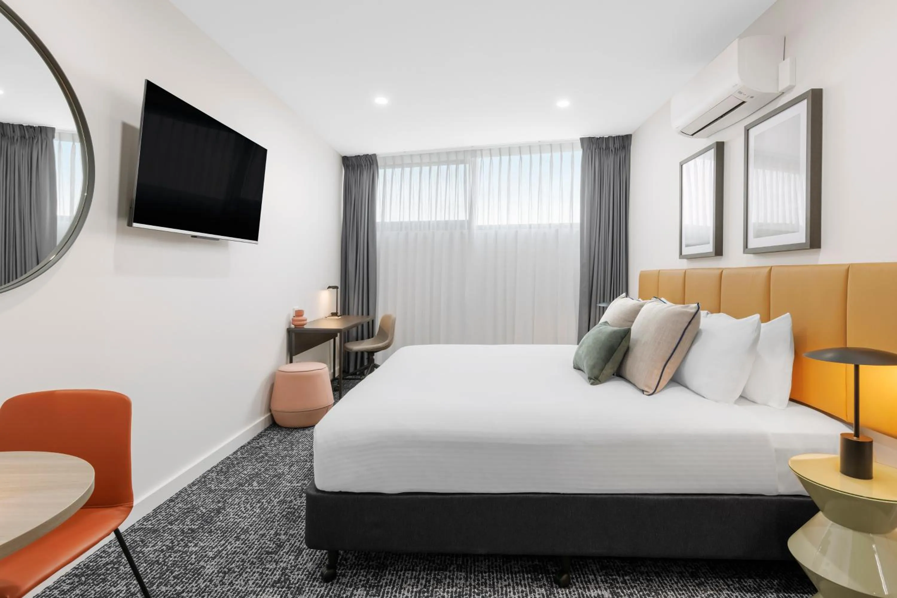 Bed in Punthill Essendon North