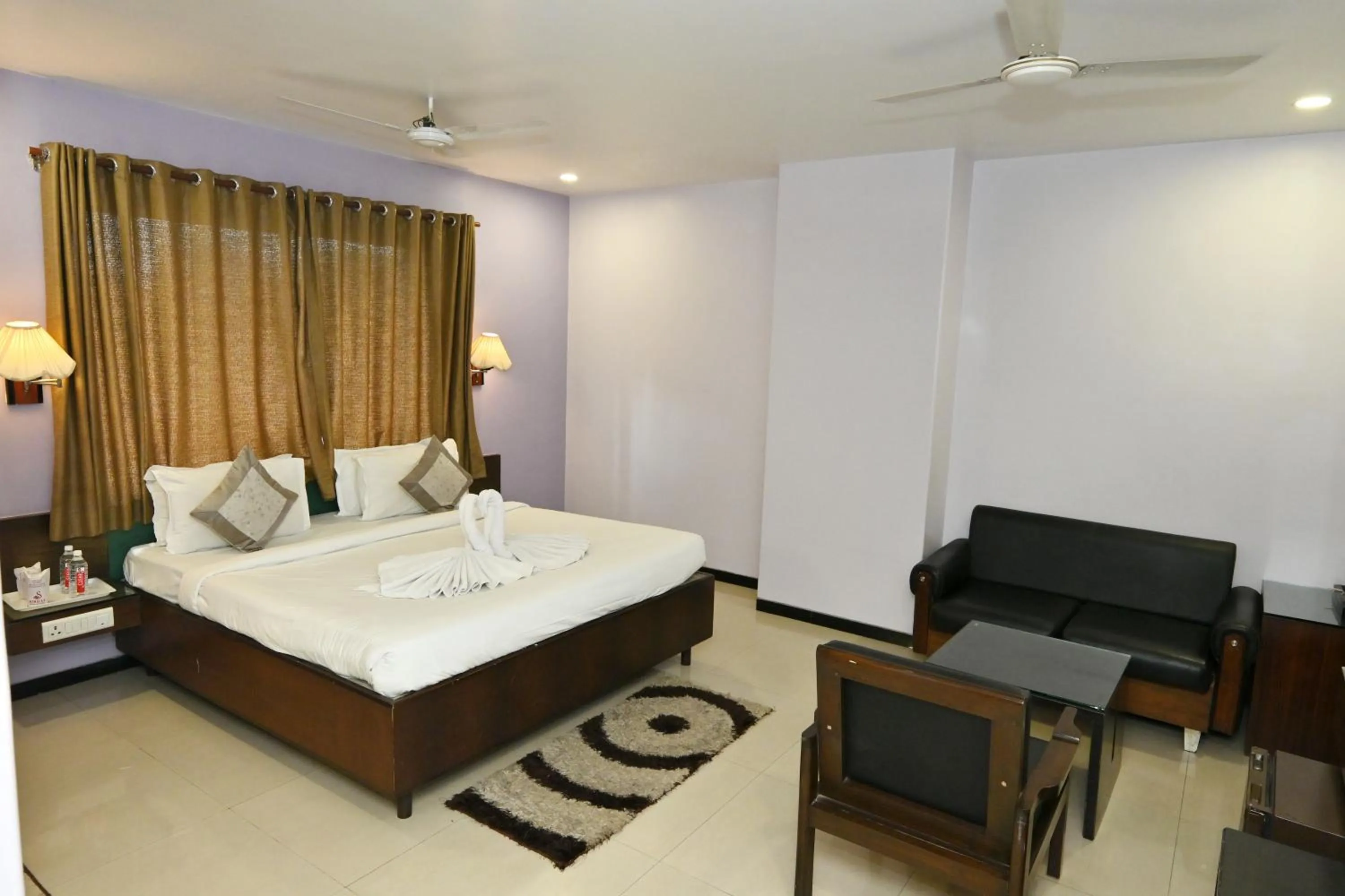 Bed in Simran Heritage(Business Hotel