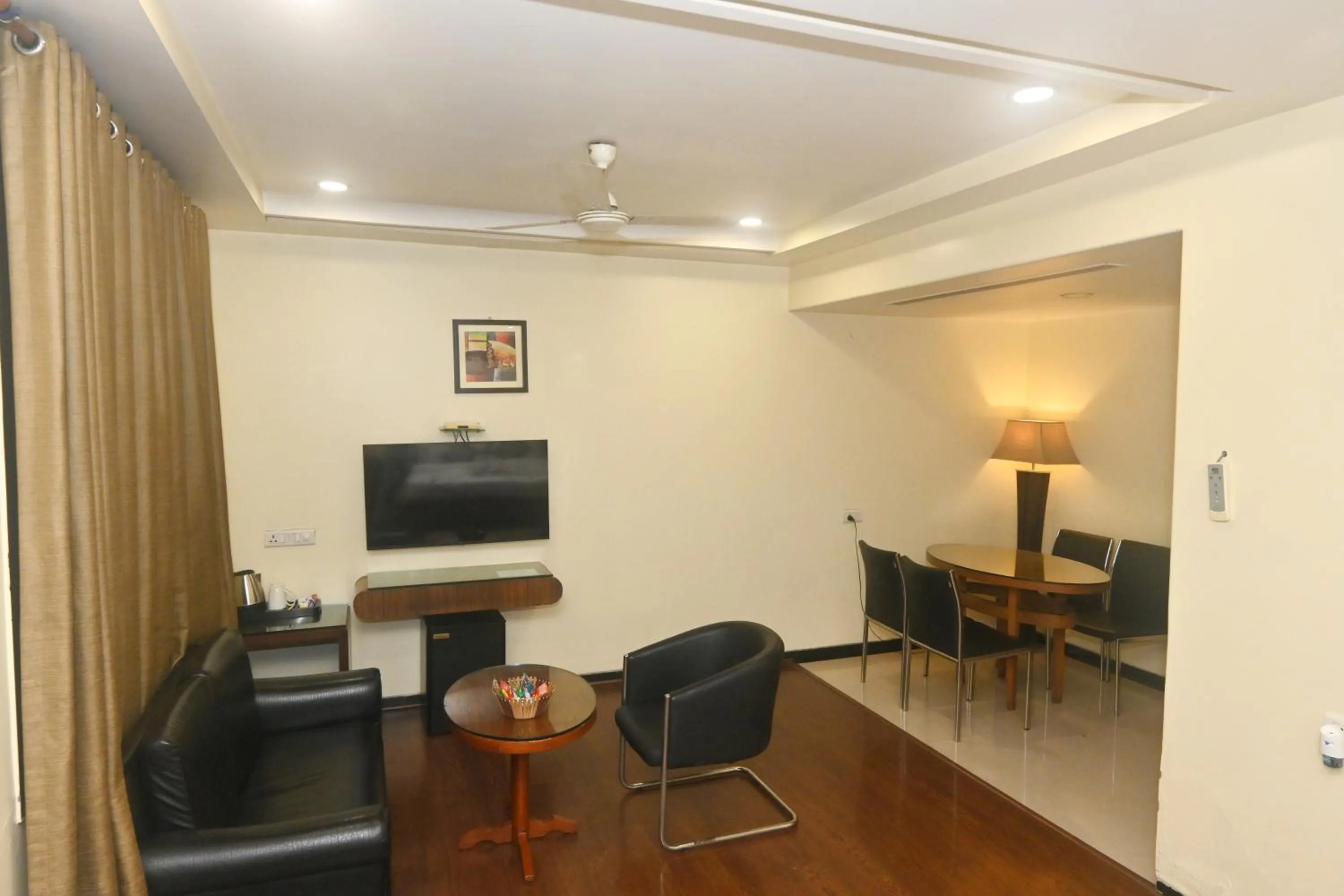 Simran Heritage(Business Hotel