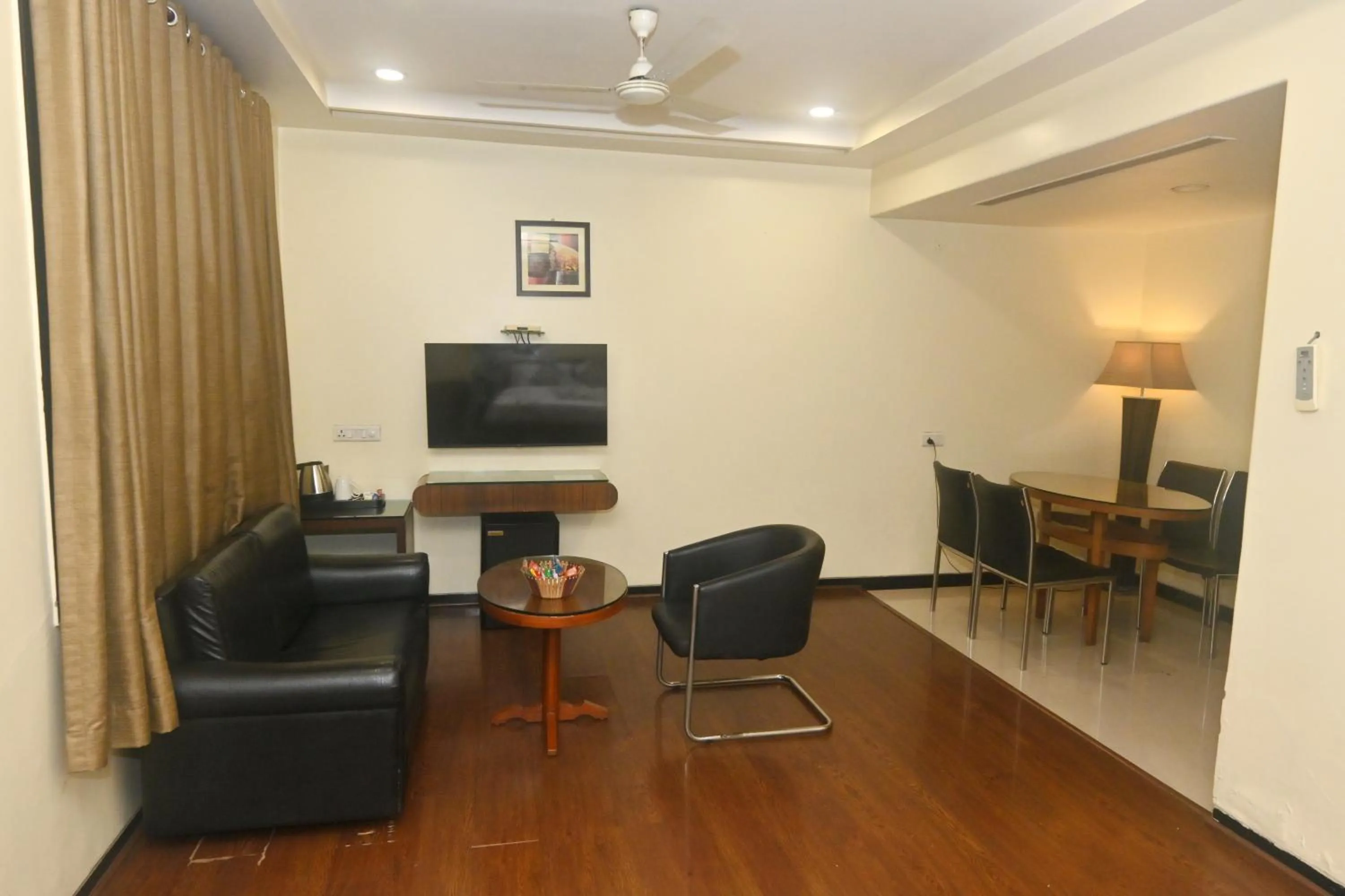 Simran Heritage(Business Hotel