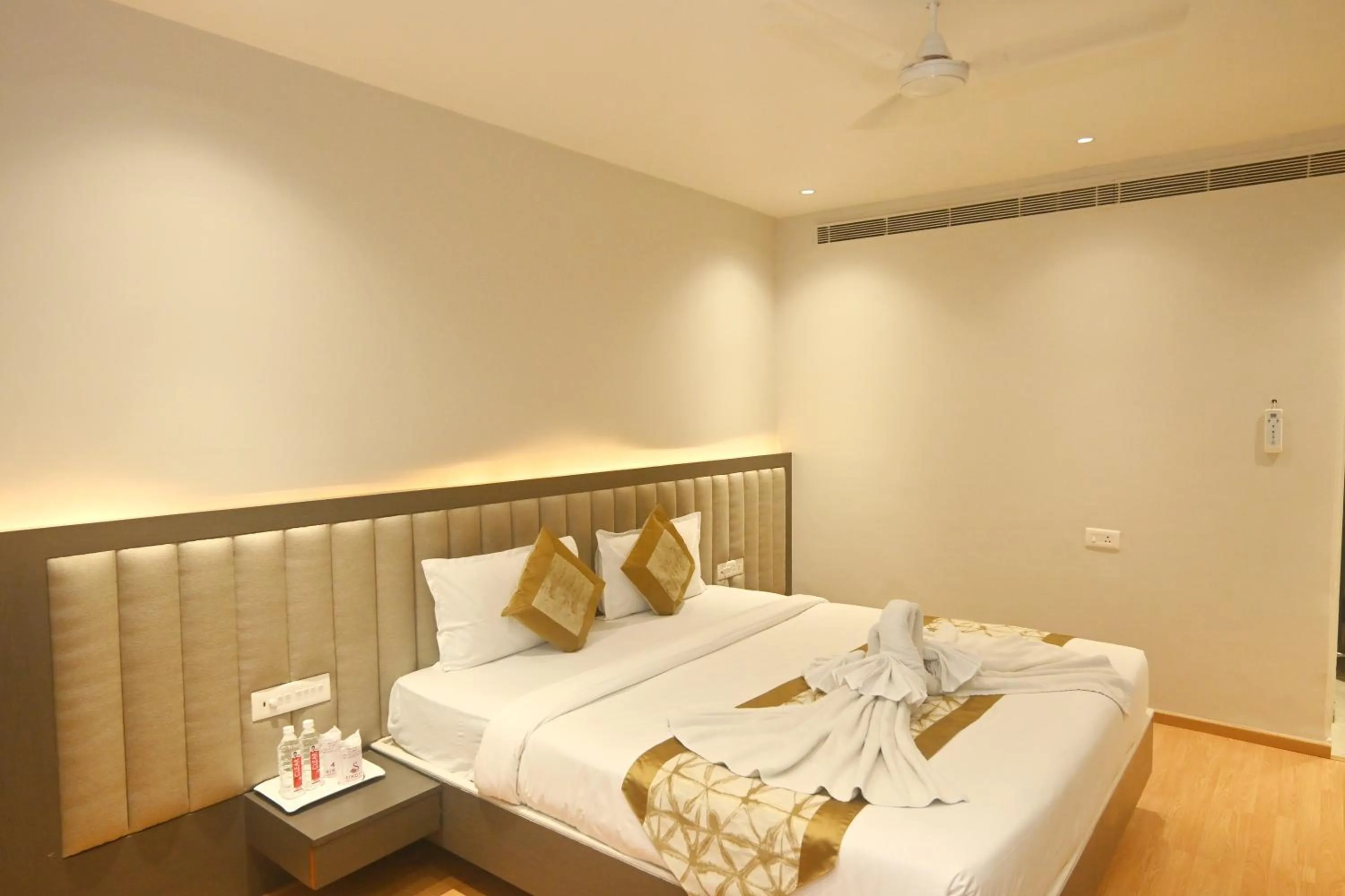 Bed in Simran Heritage(Business Hotel