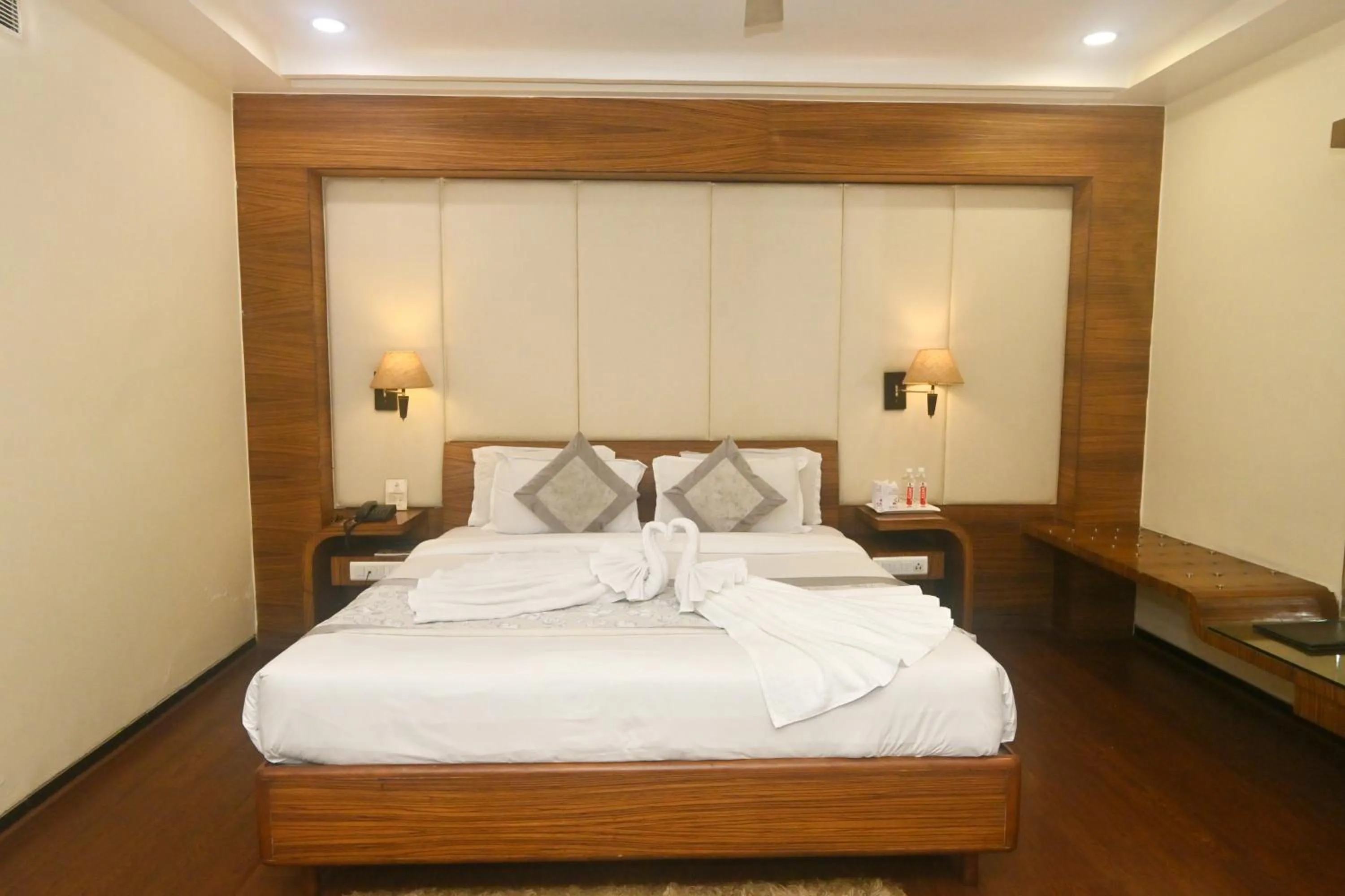 Bed in Simran Heritage(Business Hotel