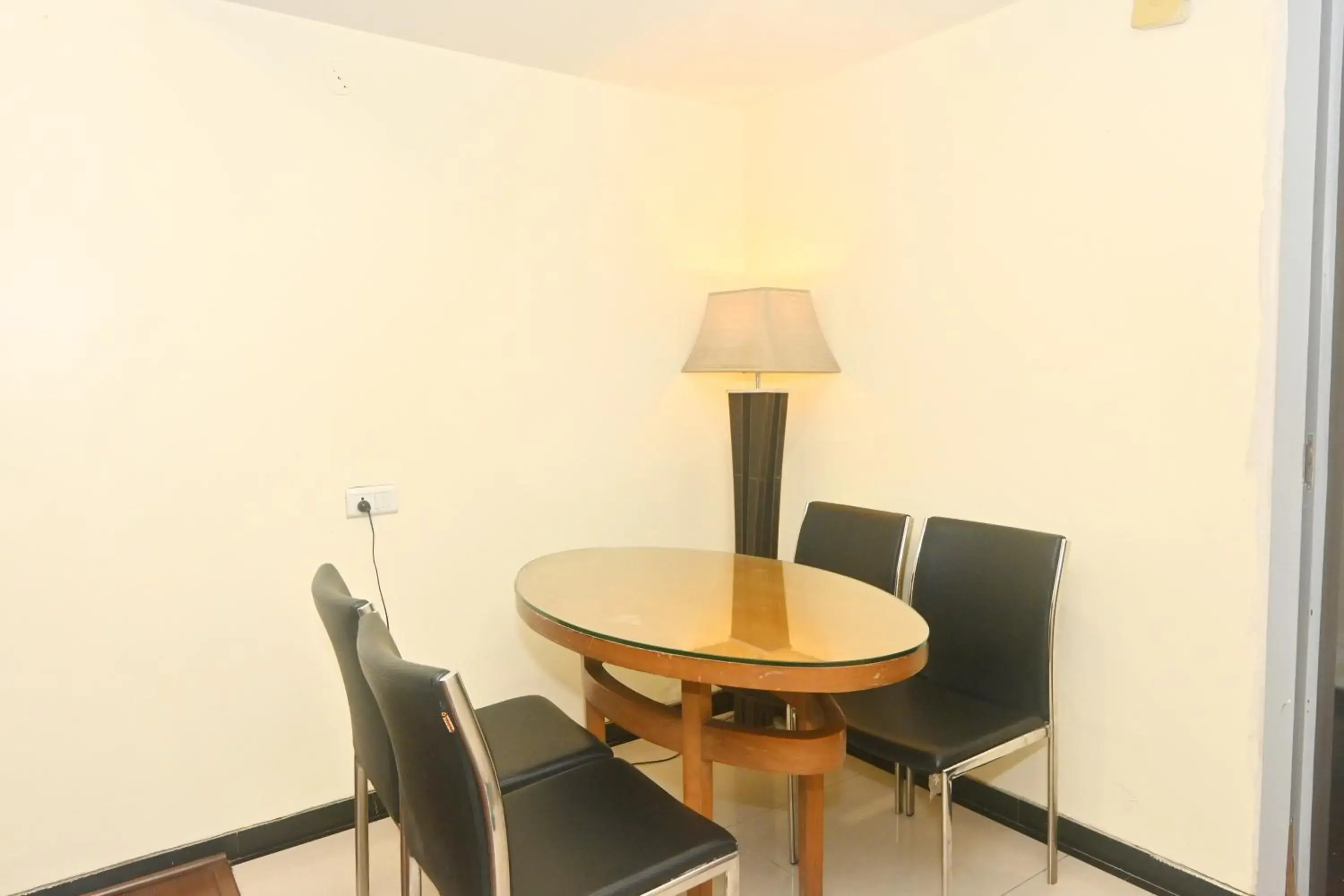 Superior King Room - single occupancy in Simran Heritage(Business Hotel Superior King Room - single occupancy in Simran Heritage(Business Hotel