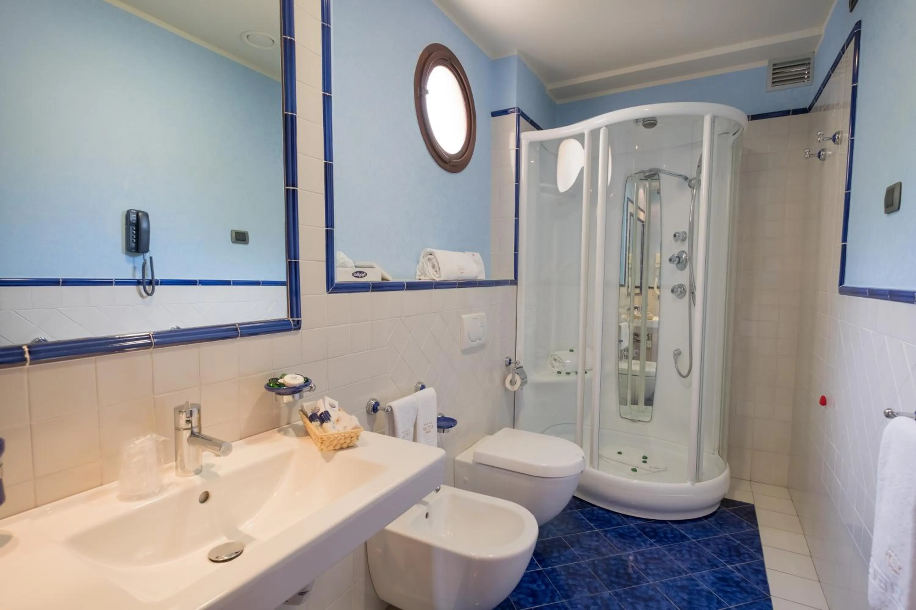 Bathroom in Hotel Aktea