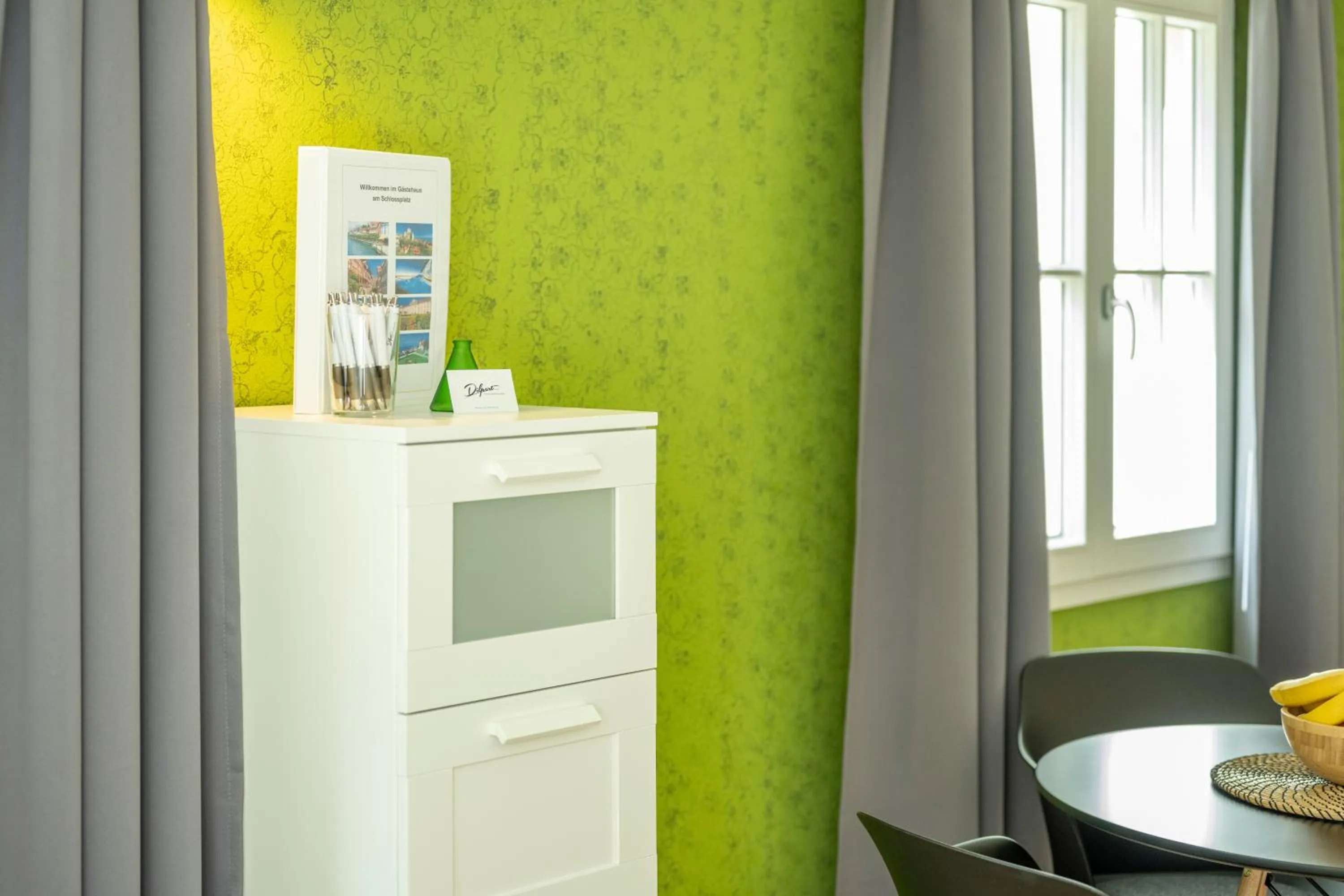 Photo of the whole room in Gästehaus am Schlossplatz, Z. 4