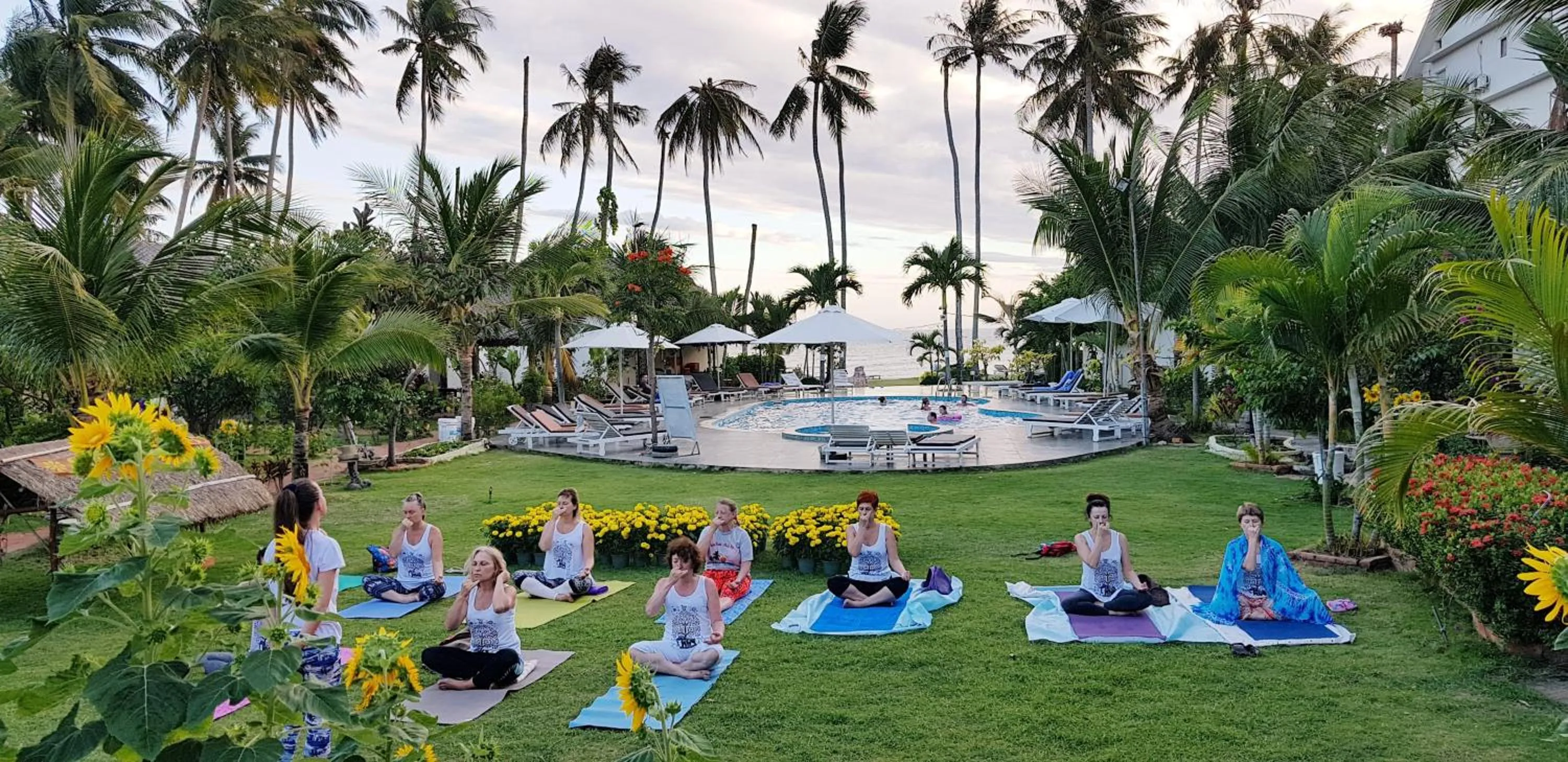 Garden in Sun & Sands Beach Hotel