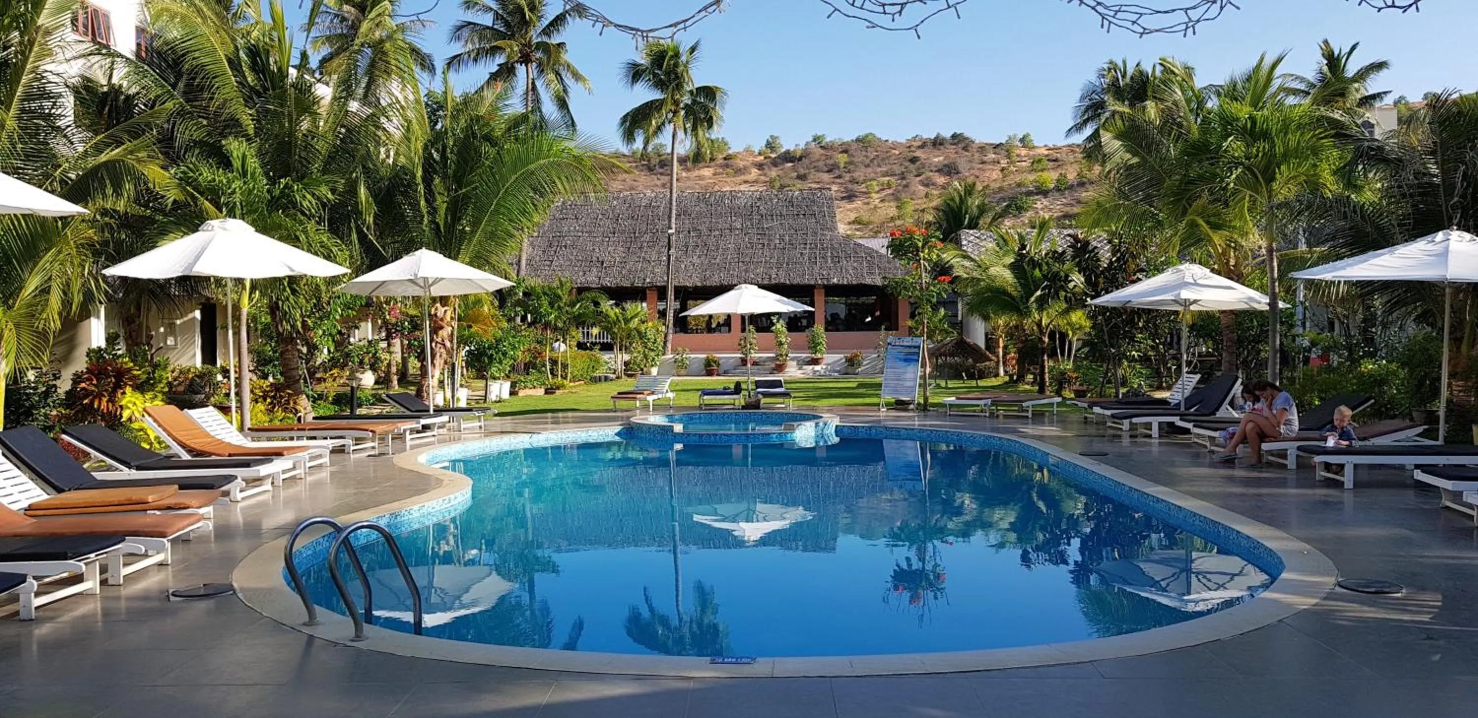 Swimming pool in Sun & Sands Beach Hotel