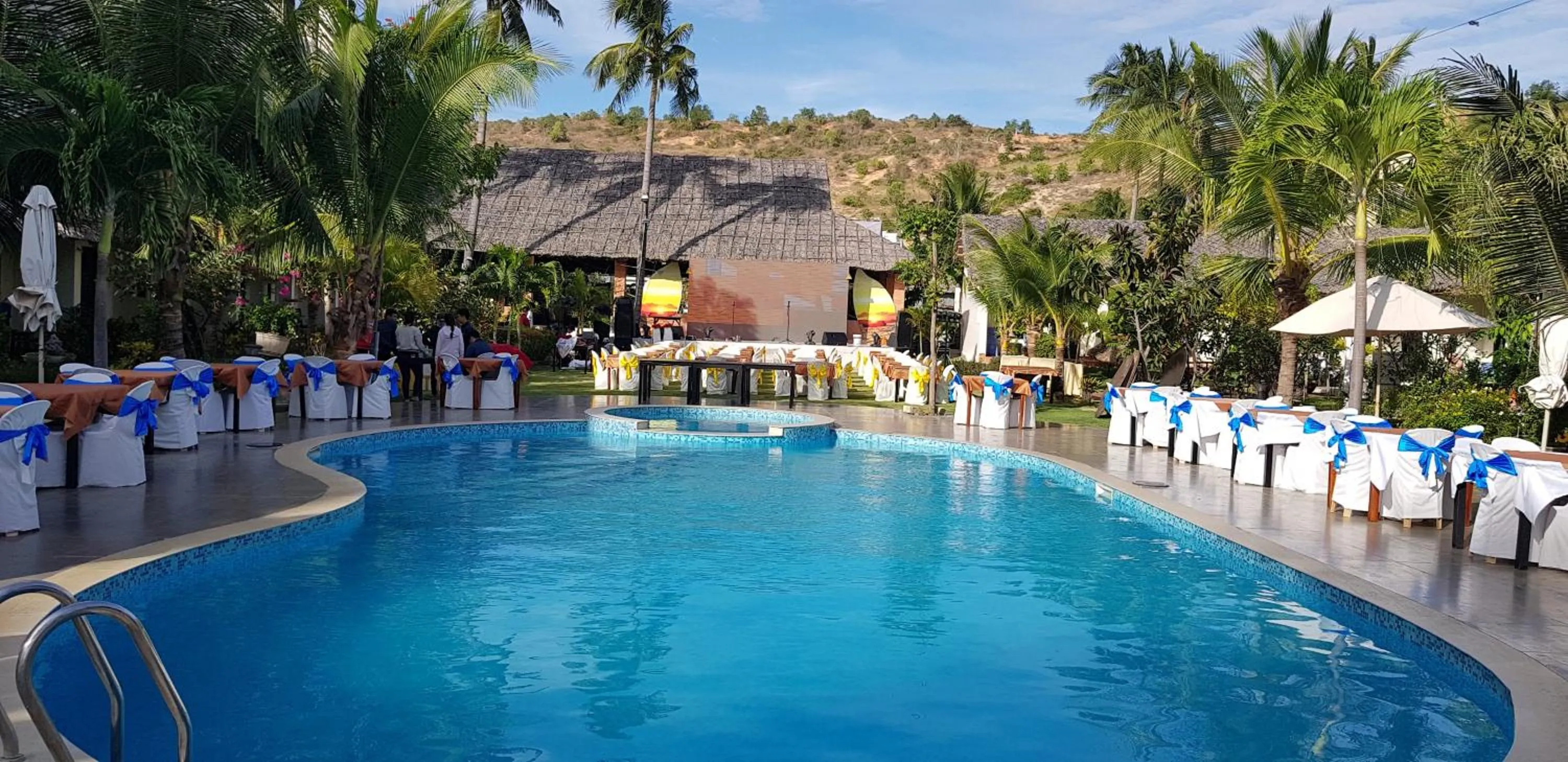 Banquet/Function facilities in Sun & Sands Beach Hotel