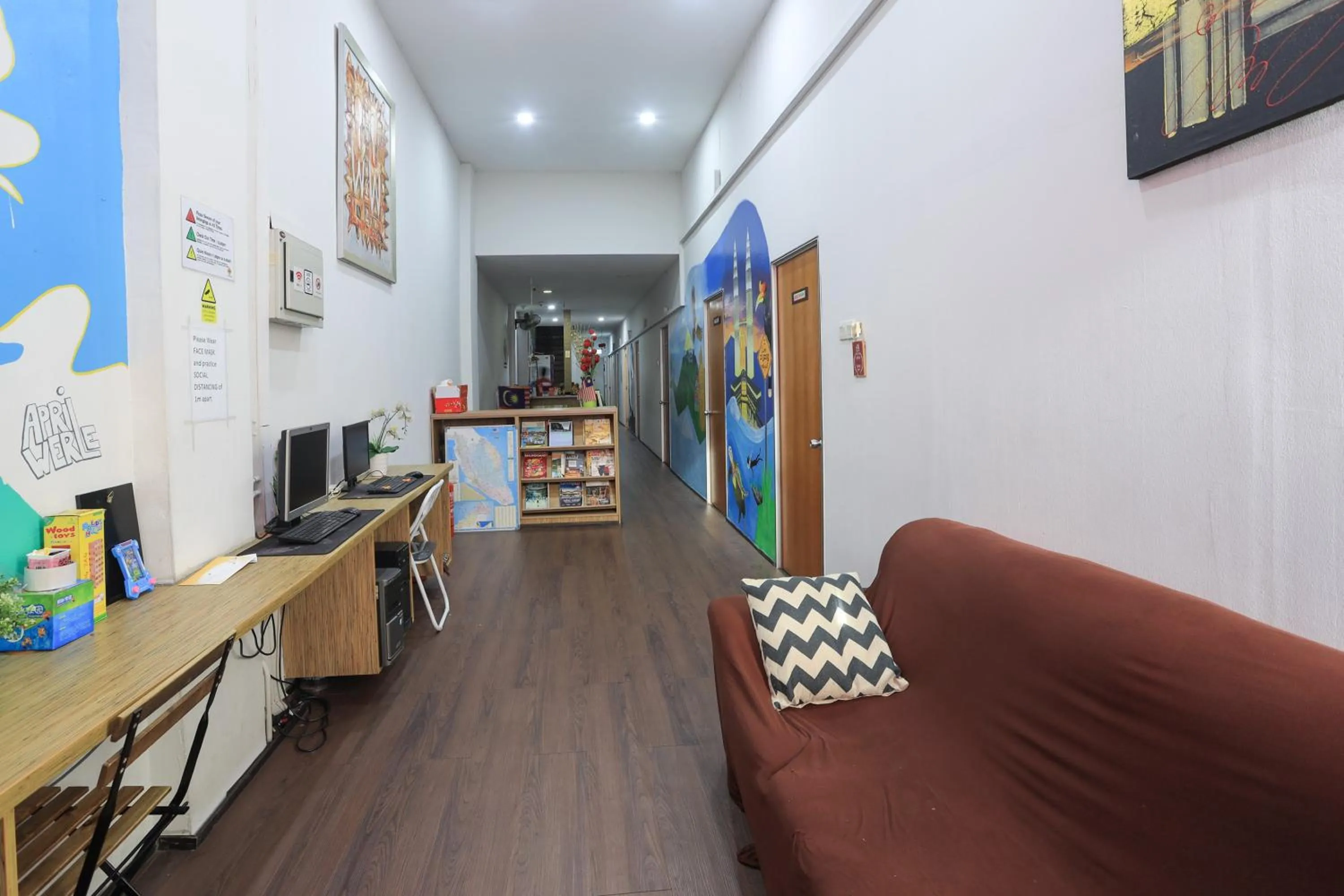 Lobby or reception in SPOT ON 90236 Zigzag Travellers Home