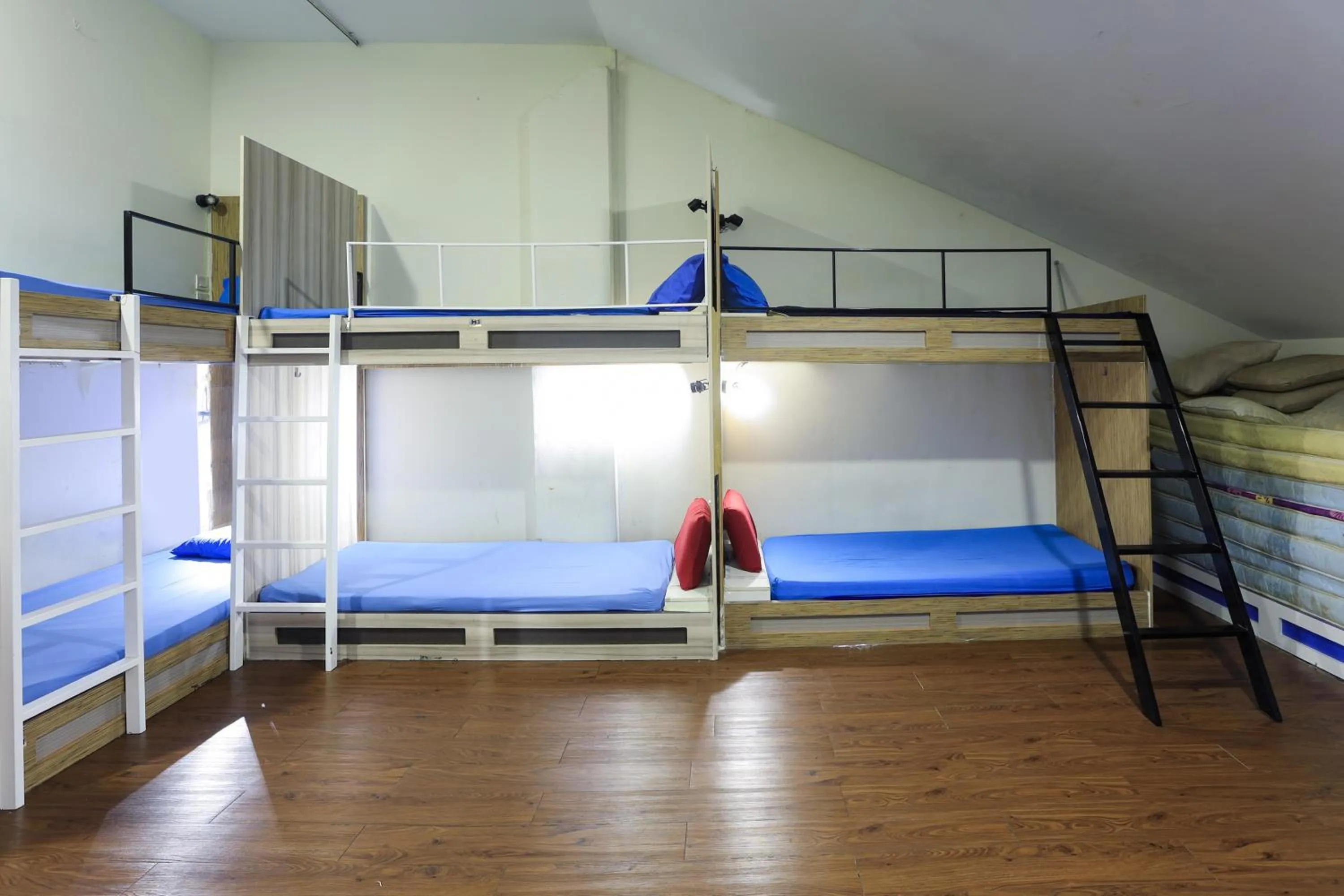 Bed in SPOT ON 90236 Zigzag Travellers Home