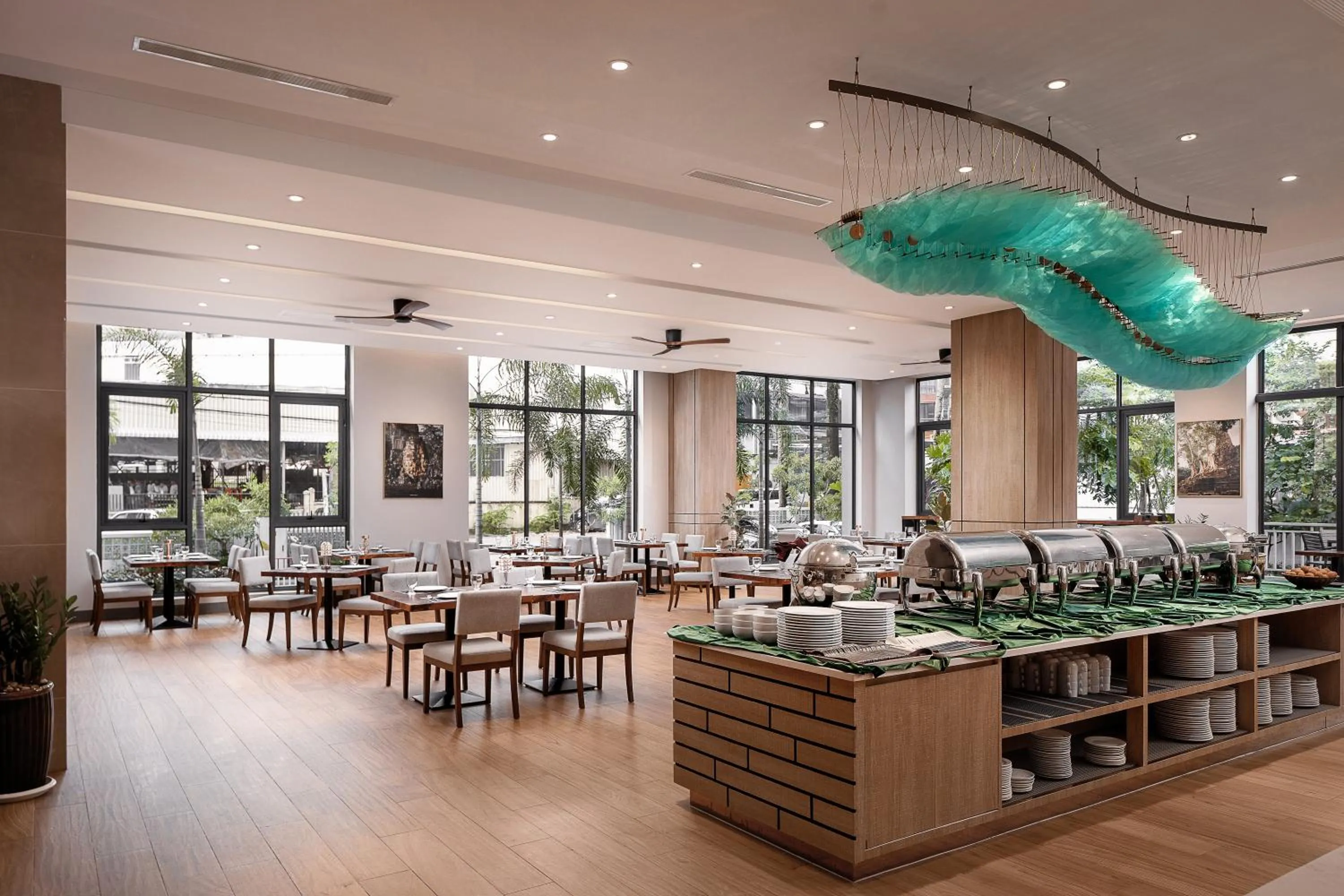 Restaurant/places to eat in RIVA Hotel SHV