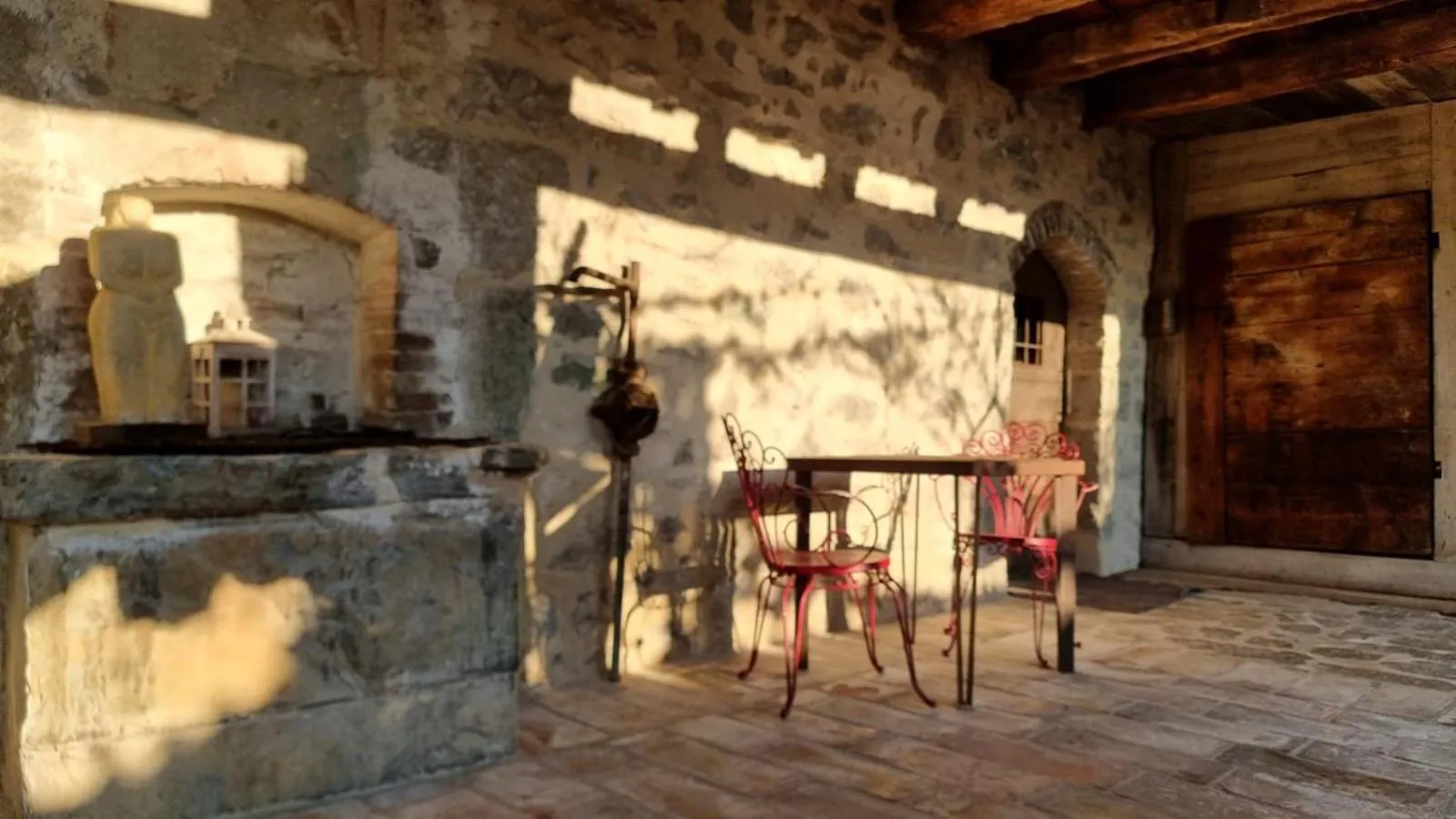 Patio in B&B con SPA il Castello di Lucawest