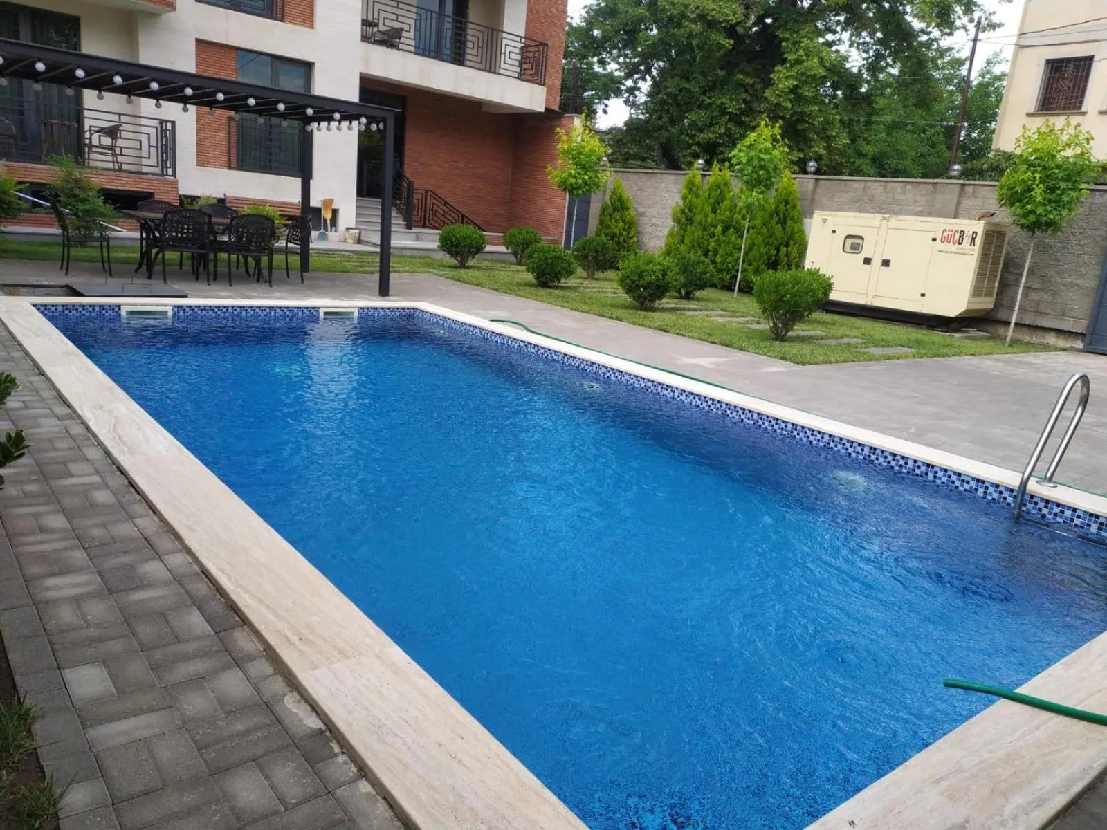 Pool view in Vinum Hotel