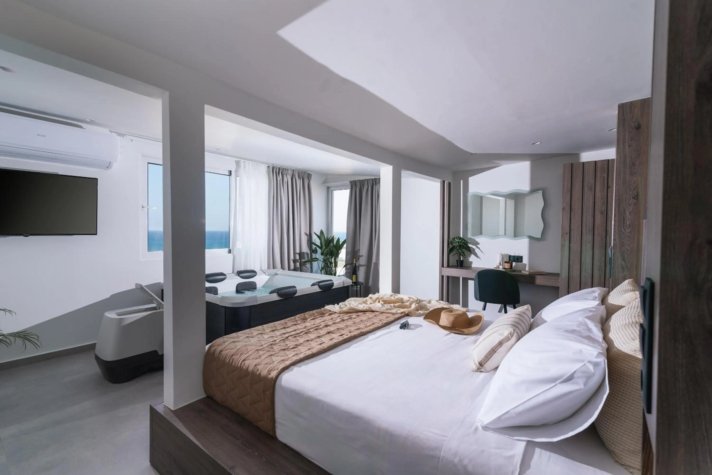 Alcyone Studios and Apartments