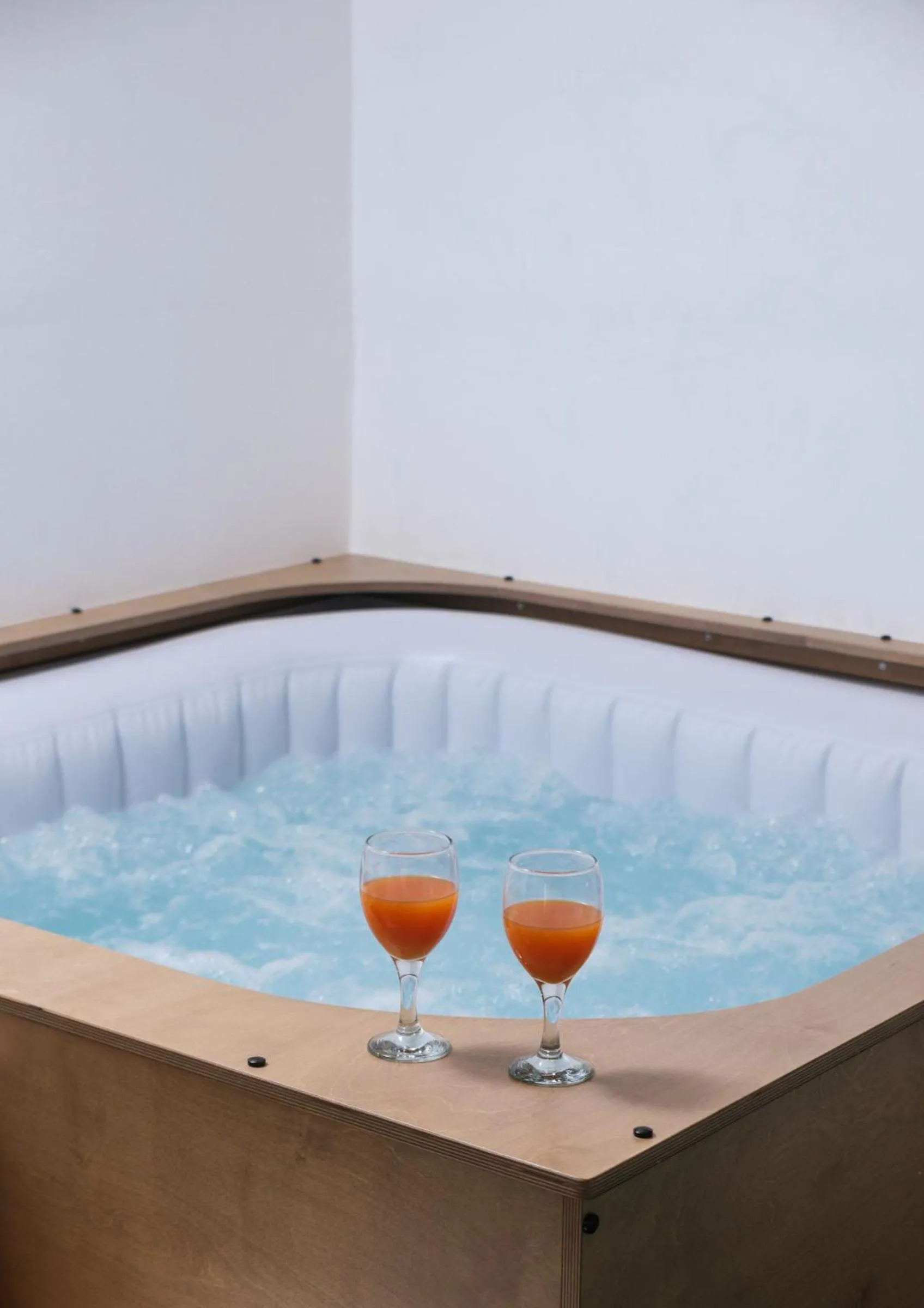 Hot Tub in Alcyone Studios and Apartments