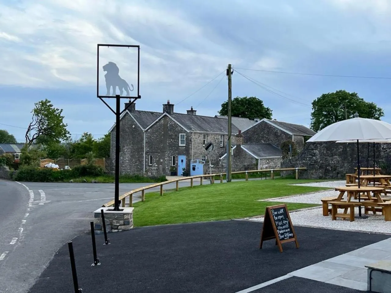 Property building in The White Lion Cowbridge