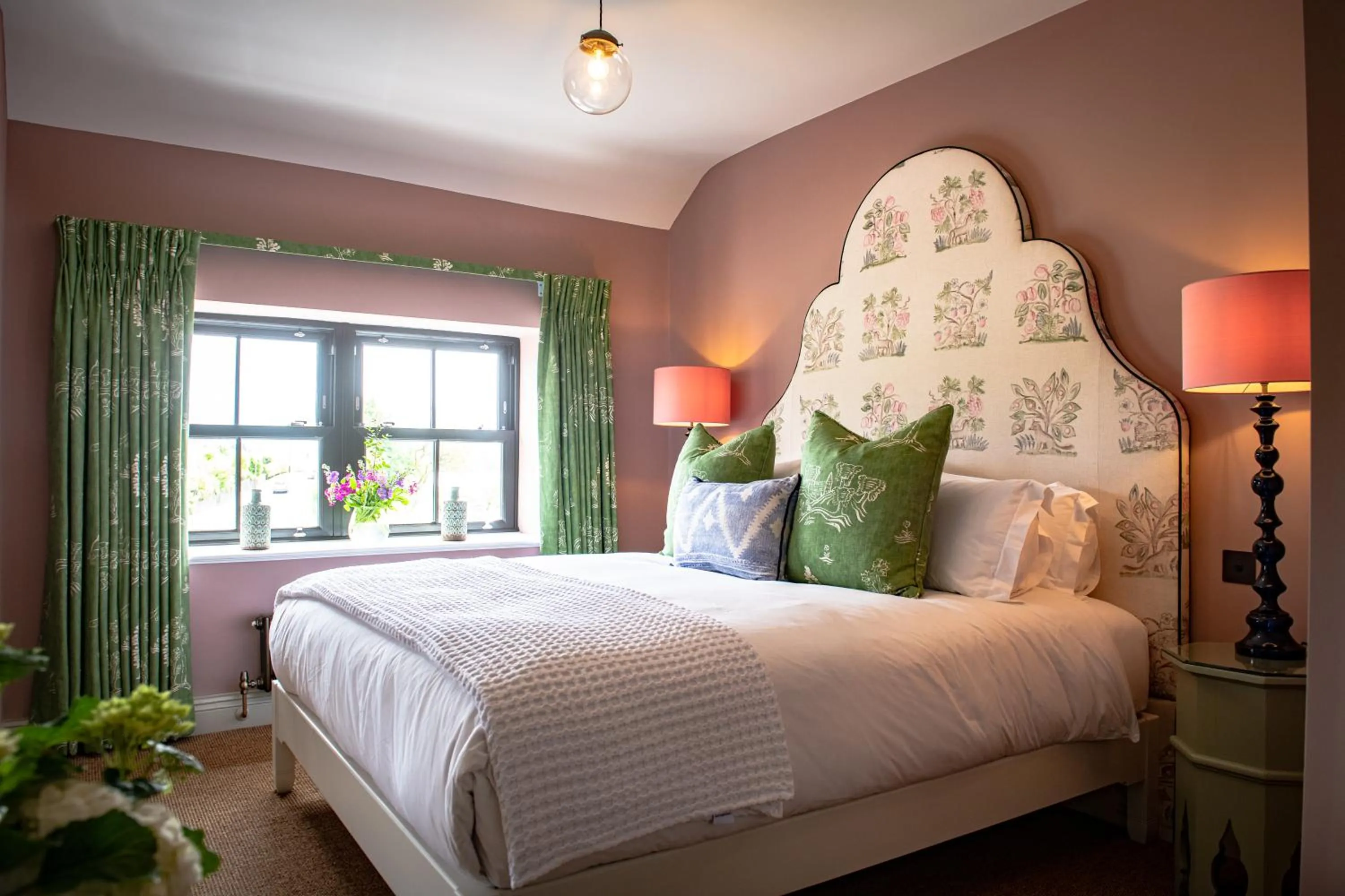 Bed in The White Lion Cowbridge