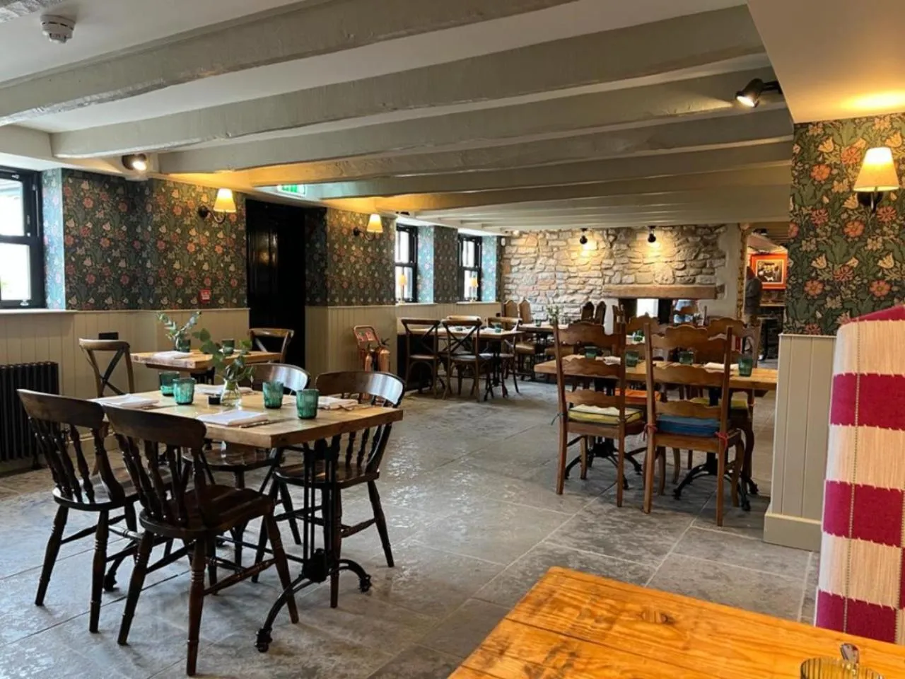 Restaurant/places to eat in The White Lion Cowbridge