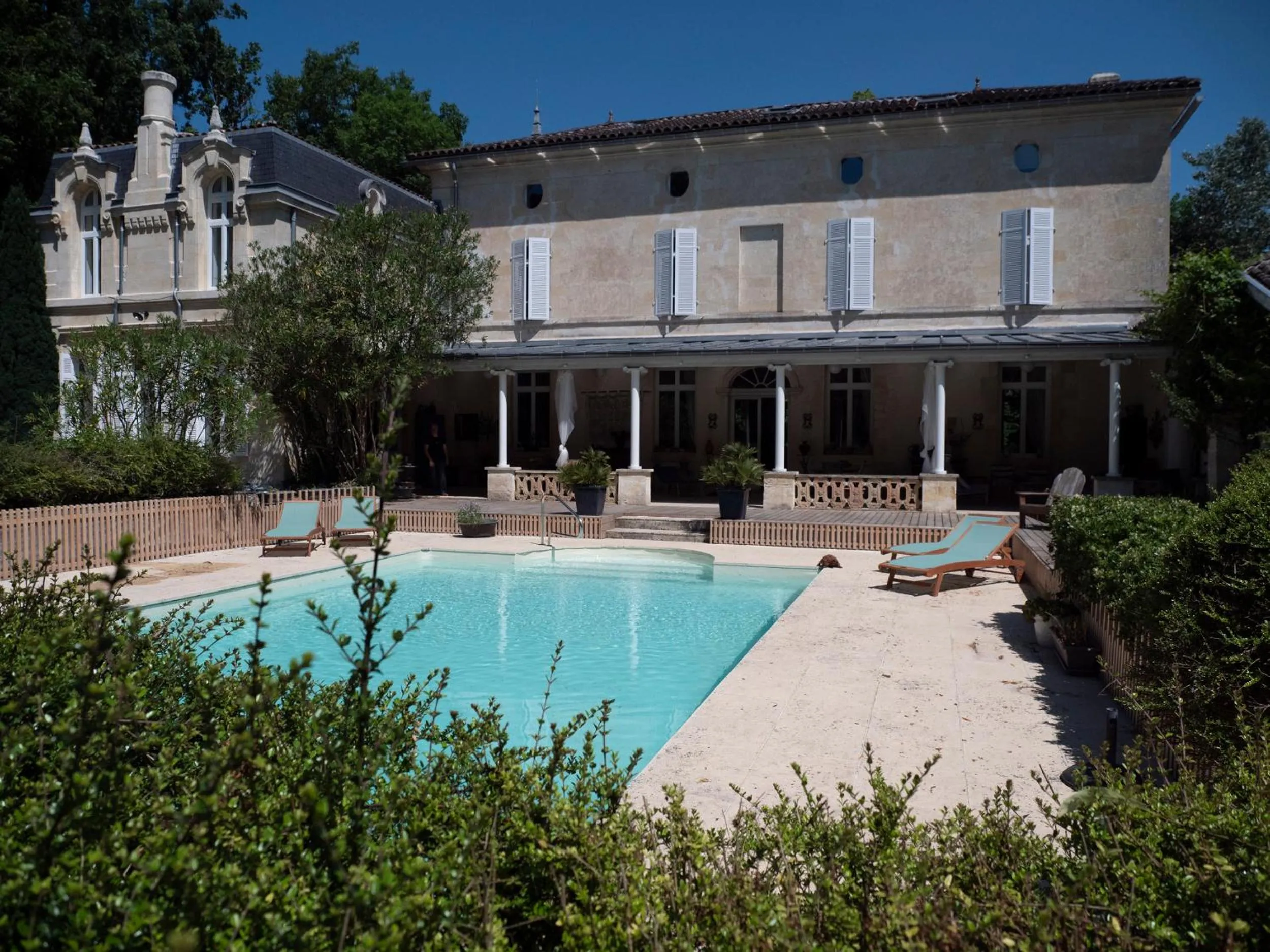 Swimming pool in Château Fleur D'Aya