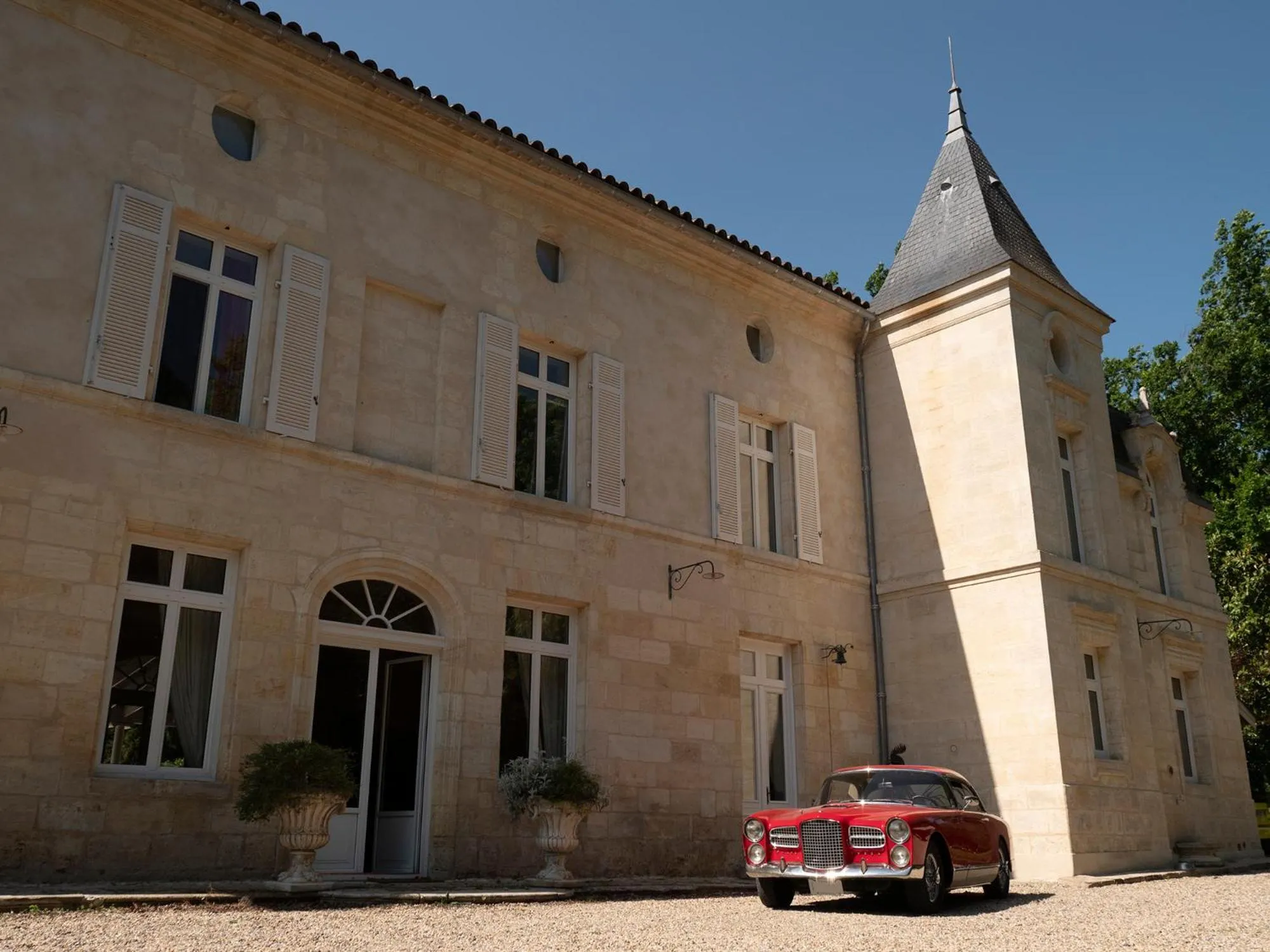 Property building in Château Fleur D'Aya